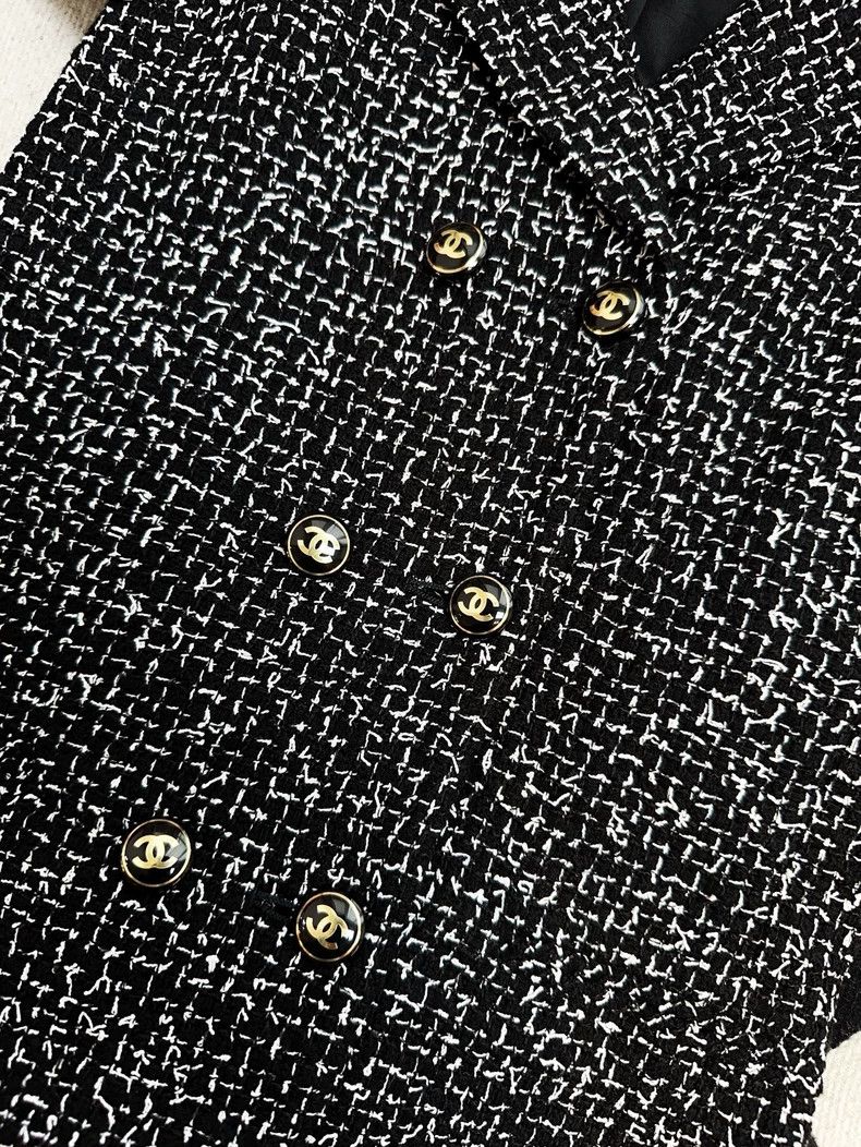 Chanel Chanel 23p black and white mixed color tweed double-breast Size XS / US 0-2 / IT 36-38 - 3 Thumbnail