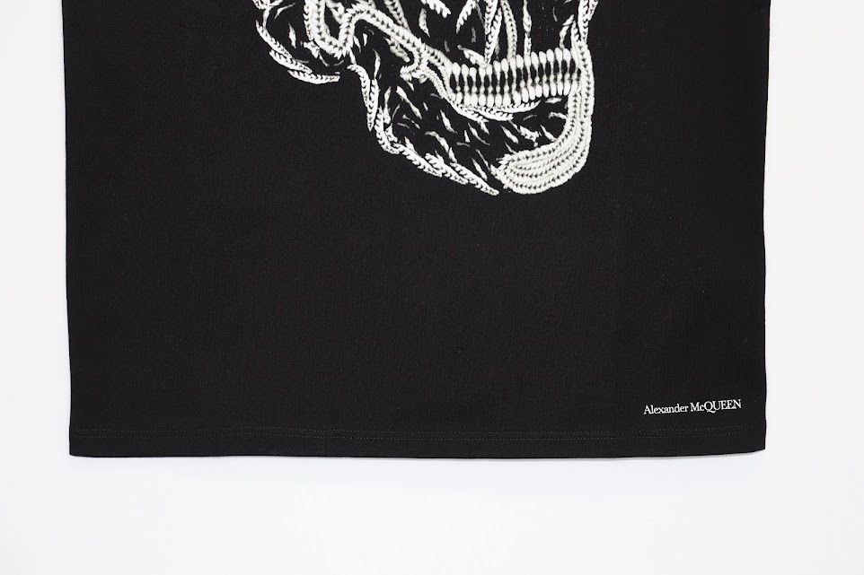 Alexander McQueen o1rshd1 Skull Logo T-Shirt in Black Size US M / EU 48-50 / 2 - 4 Thumbnail