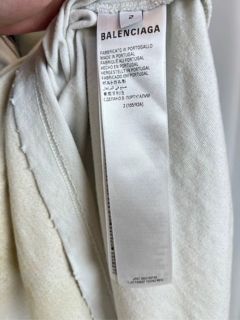 Balenciaga Balenciaga Mud stains Manchester United, old washing destr Size US M / EU 48-50 / 2 - 4 Thumbnail