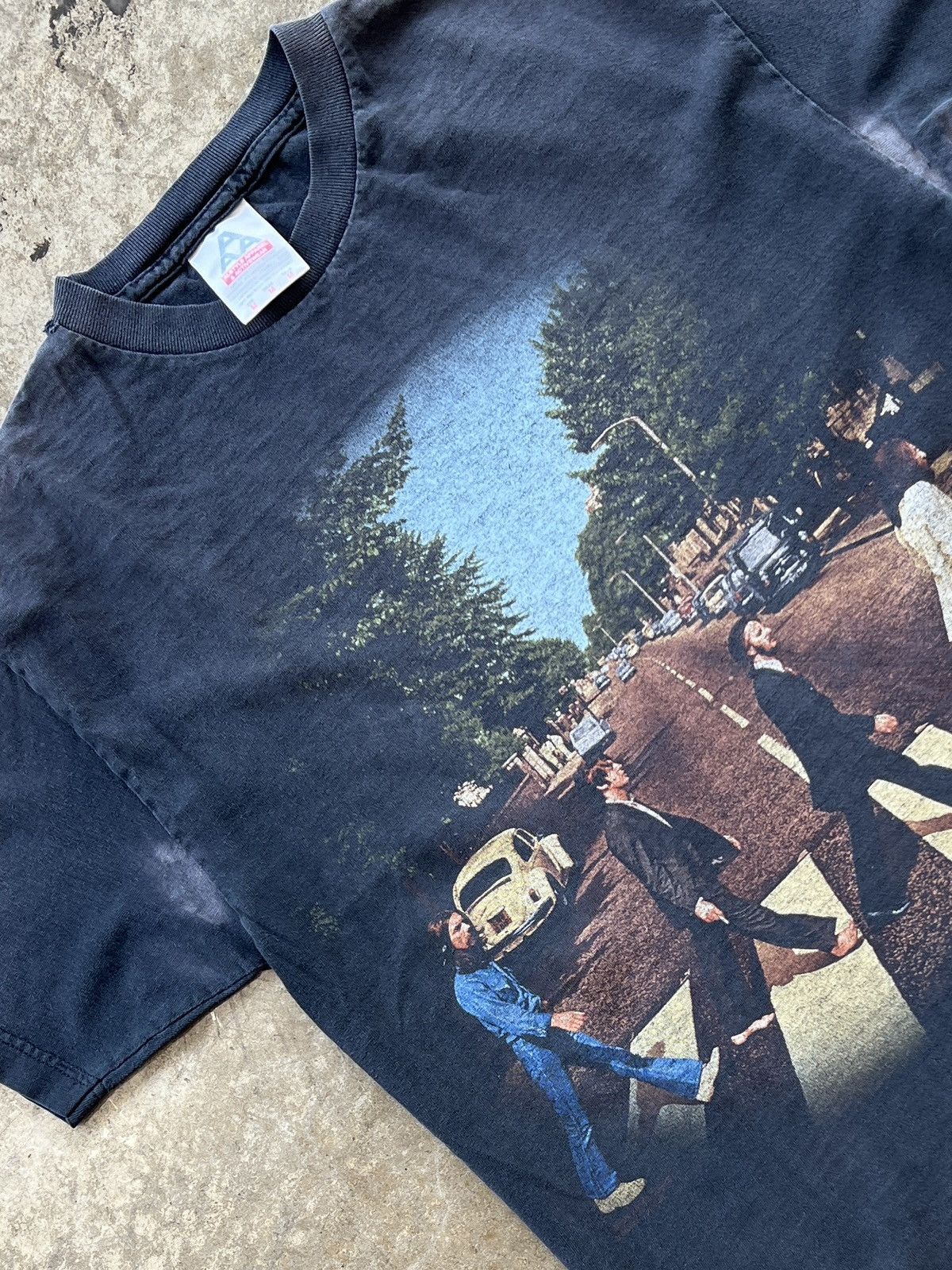 Band Tees Vintage Y2K Abbey Road The Beatles Tee Medium Size US M / EU 48-50 / 2 - 1 Thumbnail