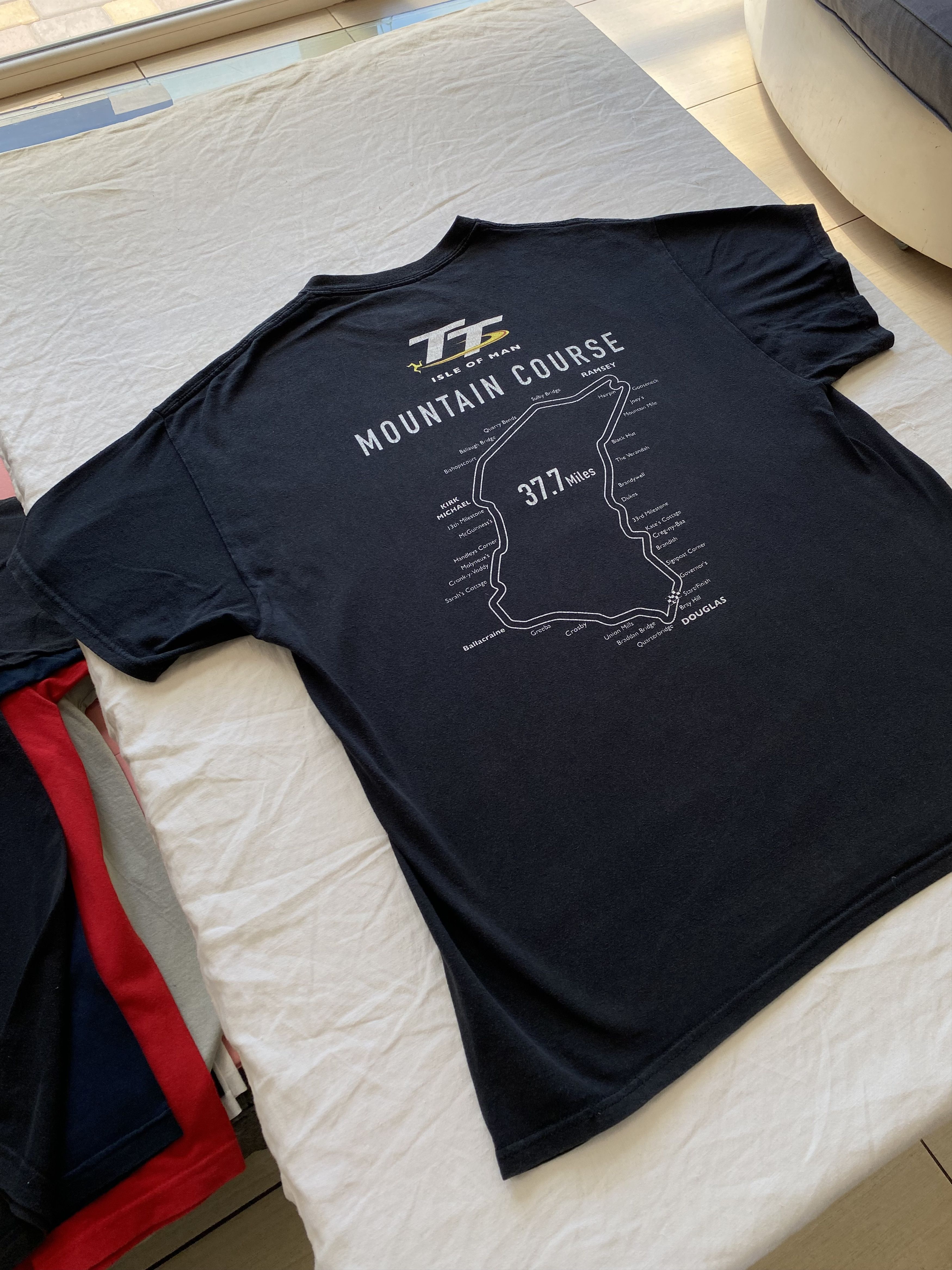Vintage TT Isle Of Man Vintage 2000s The Ultimate Moto Racing Tee Size US L / EU 52-54 / 3 - 14 Thumbnail