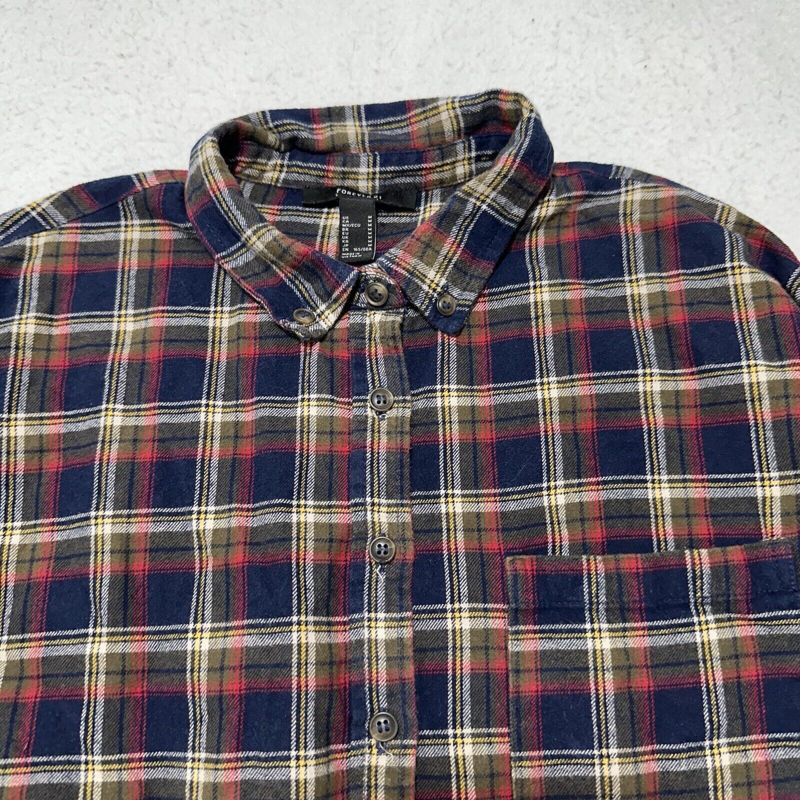 Forever 21 Forever 21 Medium Flannel Cropped Shirt Plaid Button Down Size M / US 6-8 / IT 42-44 - 2 Thumbnail