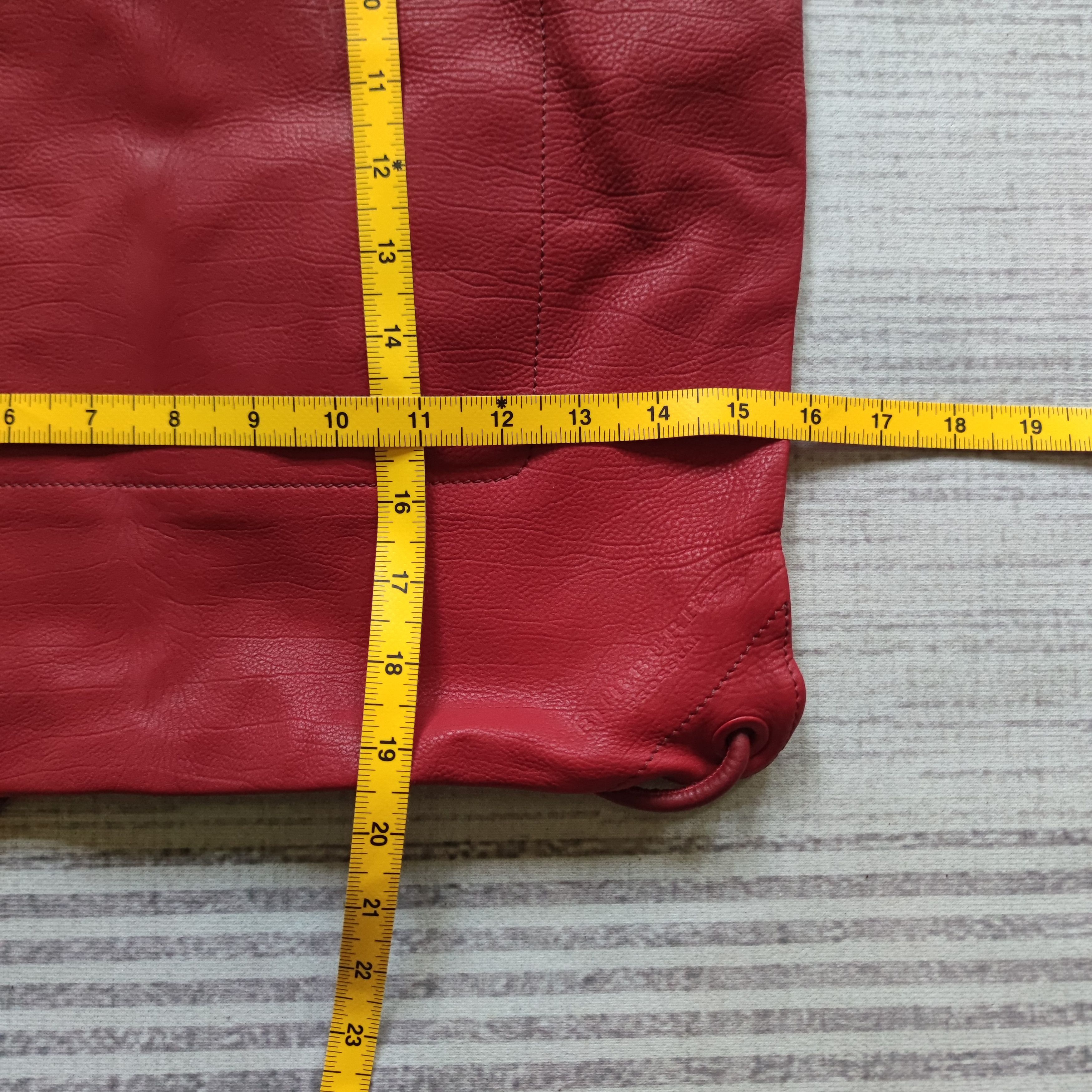 Burberry × Burberry Prorsum AUTHENTIC SS14 BURBERRY RED LEATHER DRAWSTRING BAG Size ONE SIZE - 12 Thumbnail