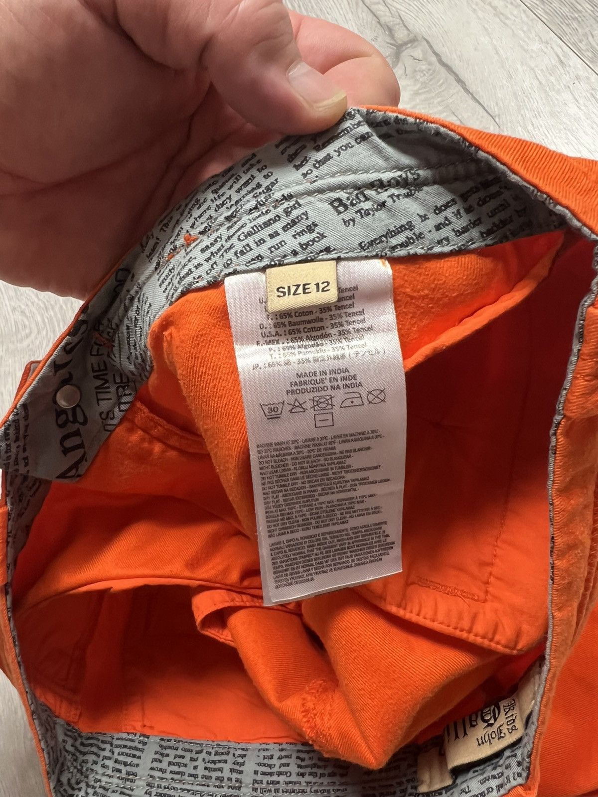 John Galliano John Galliano All Over Printed Orange Shorts Size Men’s XS Size US 28 / EU 44 - 16 Thumbnail