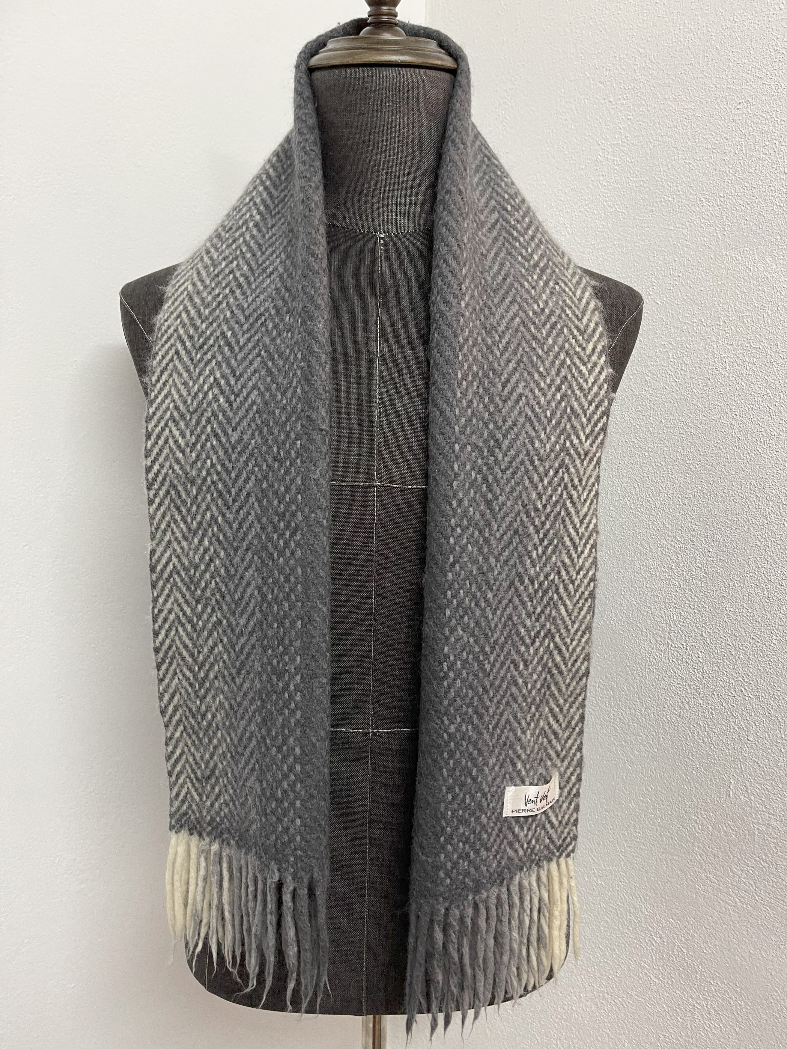 Pierre Balmain Vintage Pierre Balmain Scarf / Muffler - 6056 Size ONE SIZE - 2 Thumbnail
