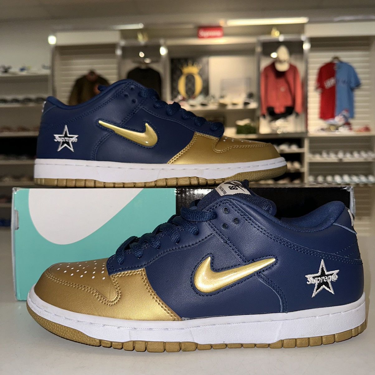 image of Size 7.5 - Nike Sb Dunk Low Qs X Supreme Metallic Gold 2019 Shoes in Navy, Men's