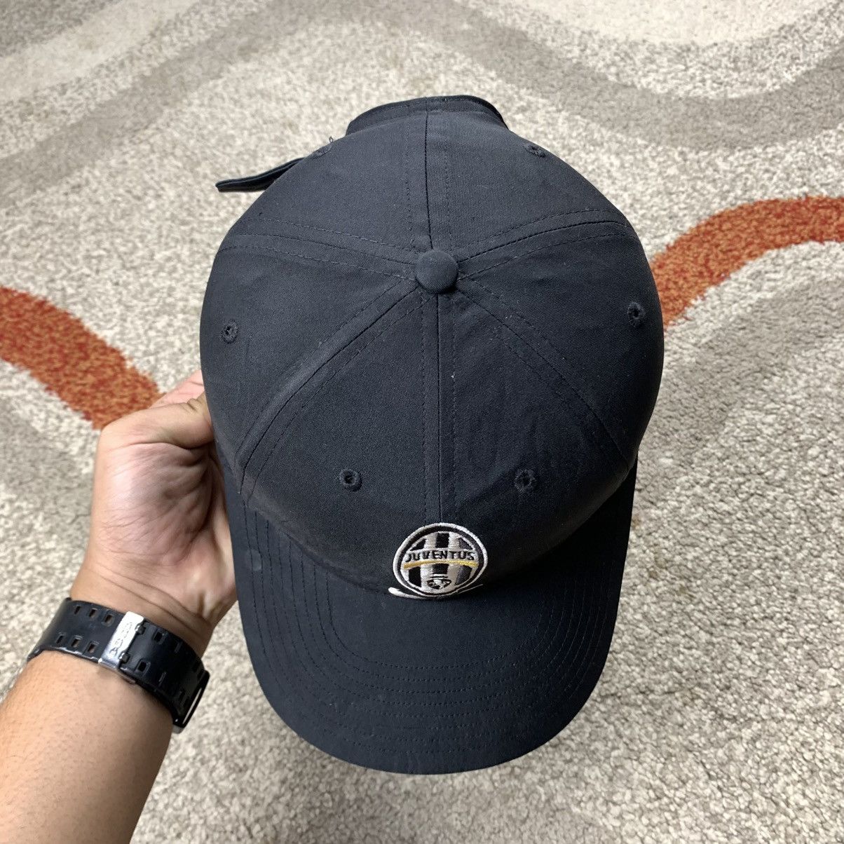 Nike NIKE JUVENTUS FC BLACK CAP VINTAGE 2000's Size ONE SIZE - 7 Thumbnail