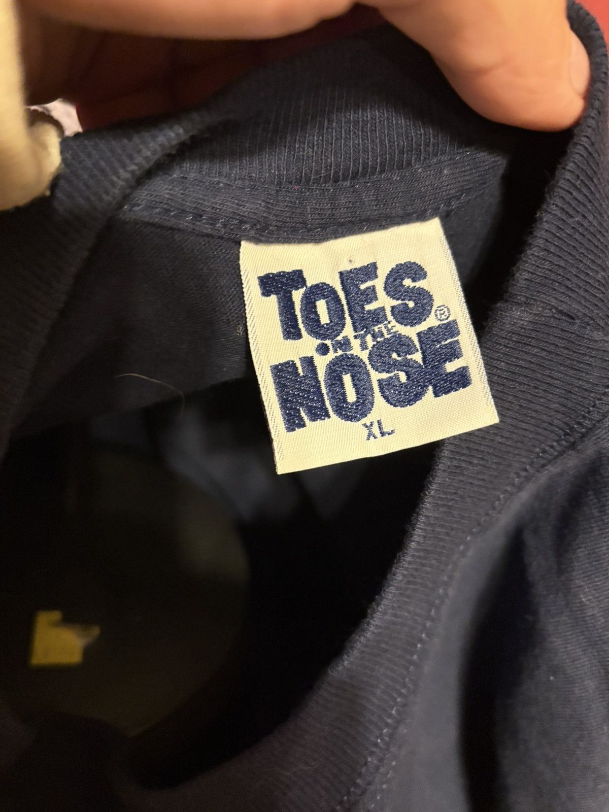 Vintage Vintage Toes On The Nose Tshirt 90s Surf Tee Beachwear Grail Size US XL / EU 56 / 4 - 4 Thumbnail