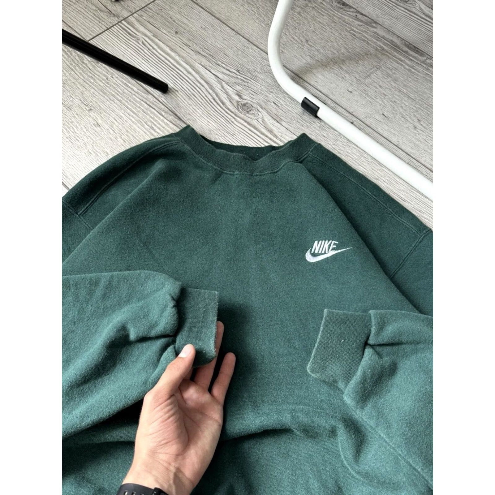 Nike VINTAGE Nike Sweatshirt M Adults Green 90s Retro Y2K Boxy Distressed Streetwear Mens Size US M / EU 48-50 / 2 - 4 Thumbnail