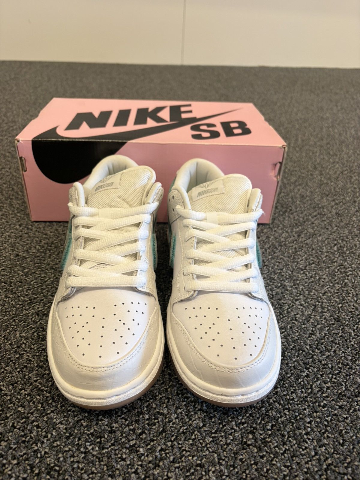 Diamond Supply Co. × Nike Nike SB Dunk Low Diamond Supply Co. White Diamond Size US 8 / EU 41 - 3 Thumbnail