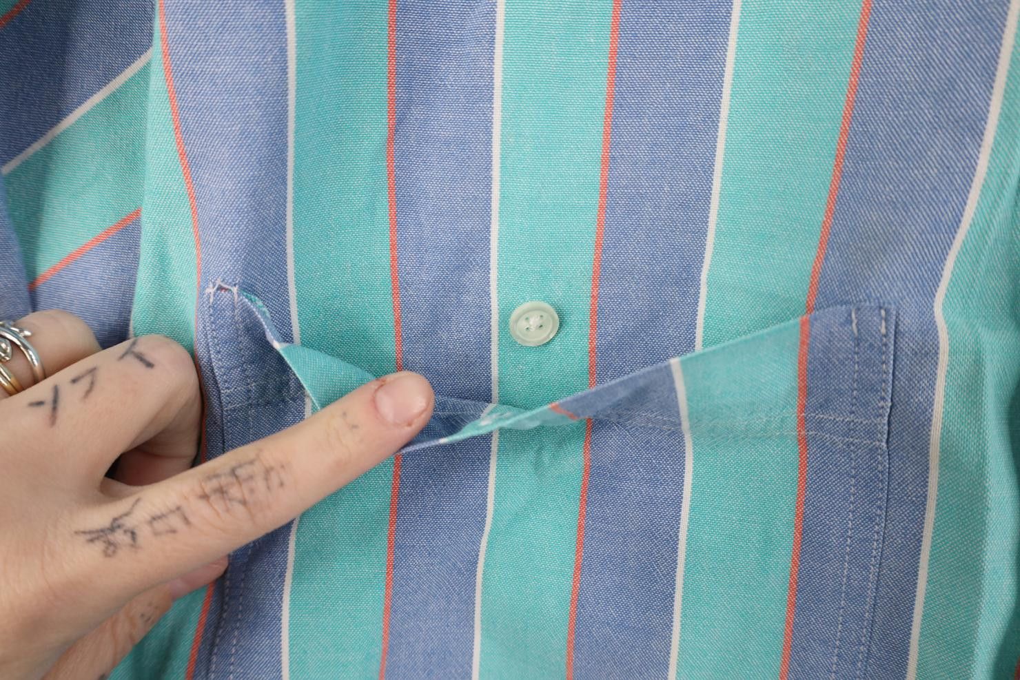 Vintage Vintage 90s Streetwear Short Sleeve Button Down Shirt Size US XL / EU 56 / 4 - 5 Thumbnail