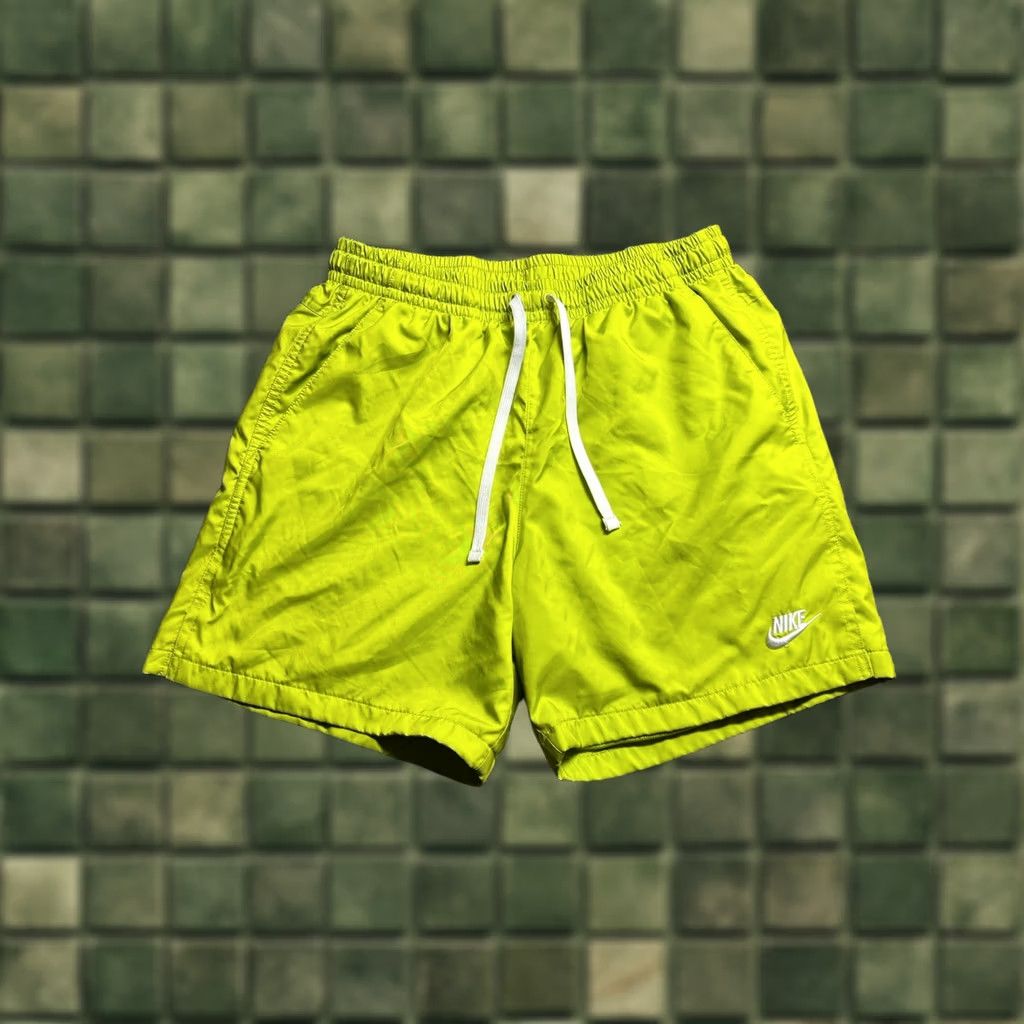 Nike Nike Woven Flow Shorts Mens Large Neon Green 5" AR2382 Athletic Pockets Drawstring Back Pocket Size US 33 - 1 Thumbnail