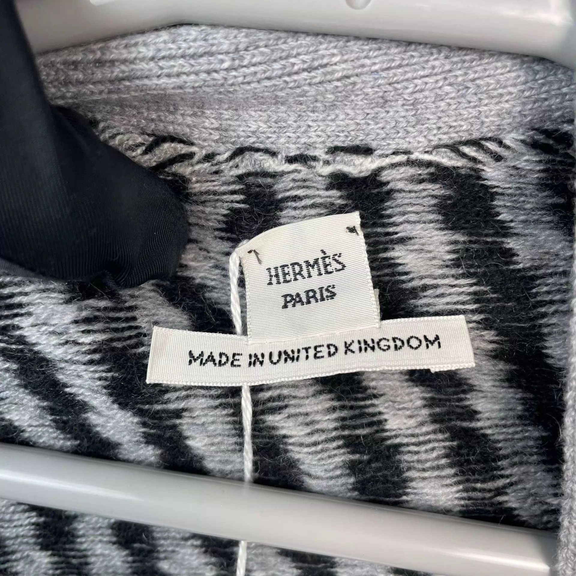 Hermes Hermès houndstooth cashmere cardigan 34 black gray NWT Size XS / US 0-2 / IT 36-38 - 4 Thumbnail