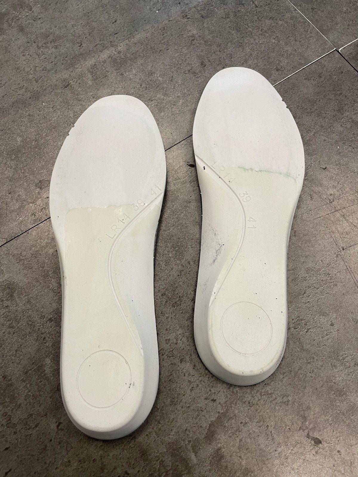 Rick Owens Rick Owens AW25 Minimal Low-Top Sneaker Size US 7 / EU 40 - 14 Thumbnail
