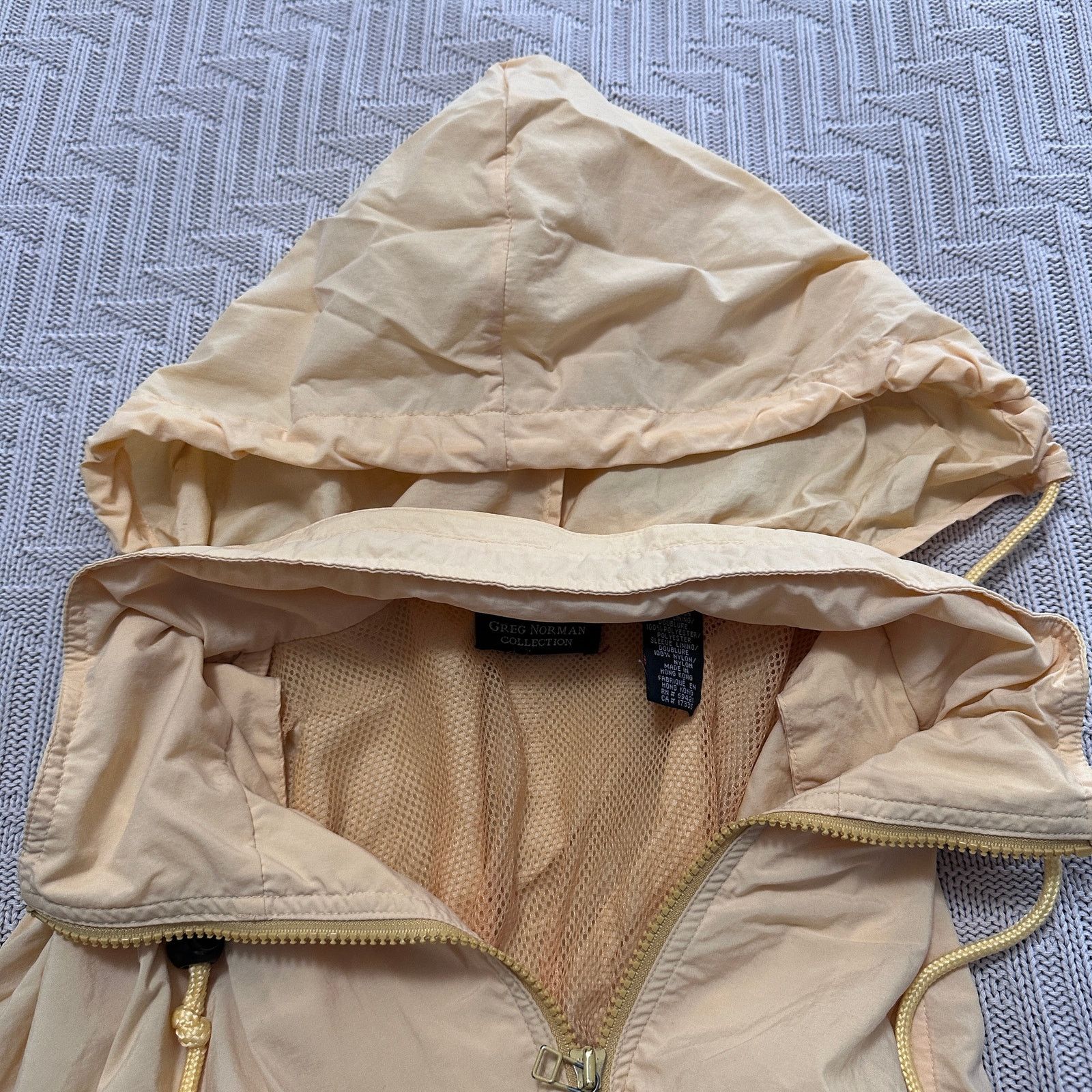 Greg Norman Greg Norman light orange windbreaker size XL Size US XL / EU 56 / 4 - 7 Thumbnail
