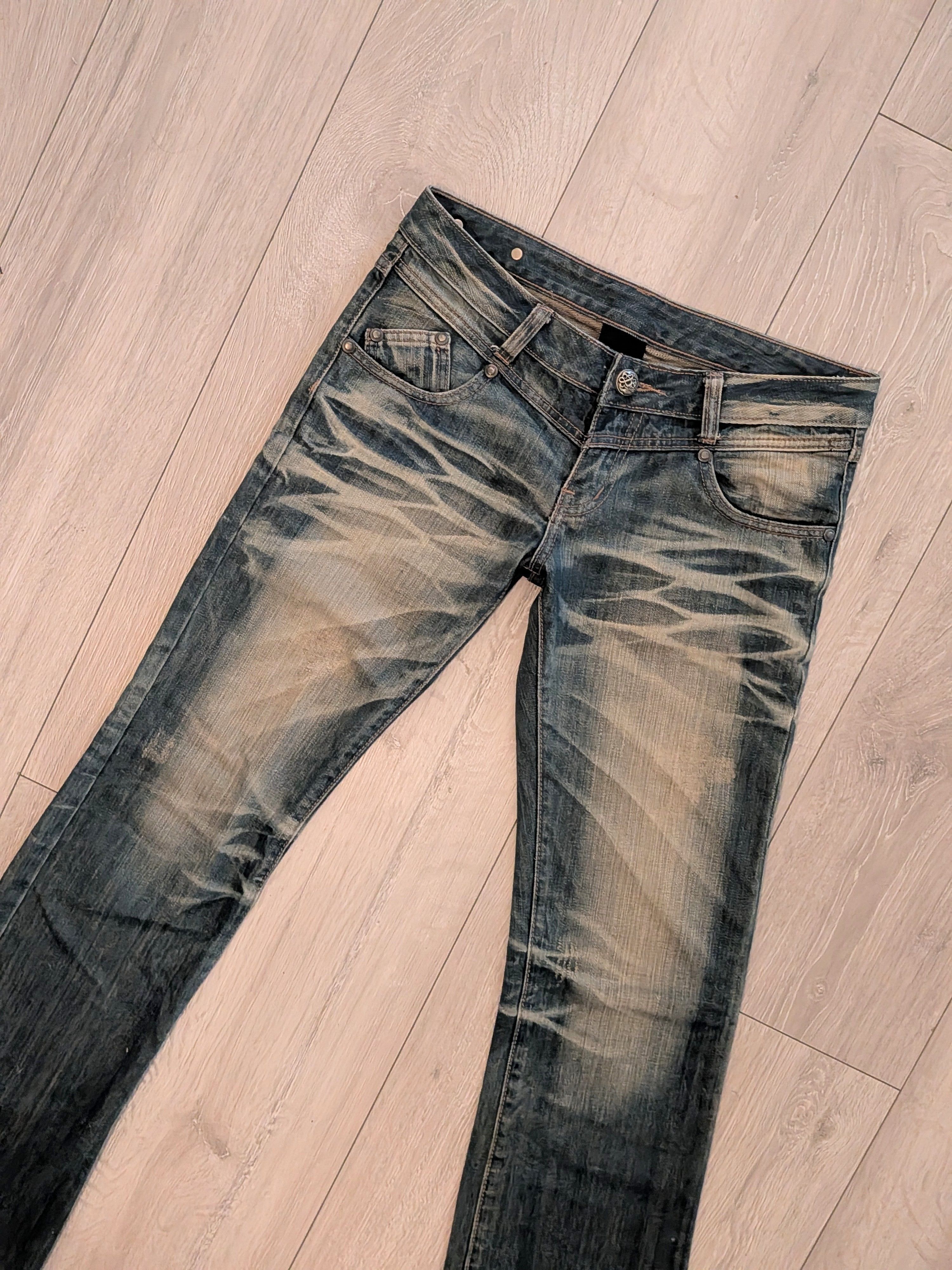 If Six Was Nine Embroided Skull Acid Wash Low rise Denim Size US 29 - 3 Thumbnail