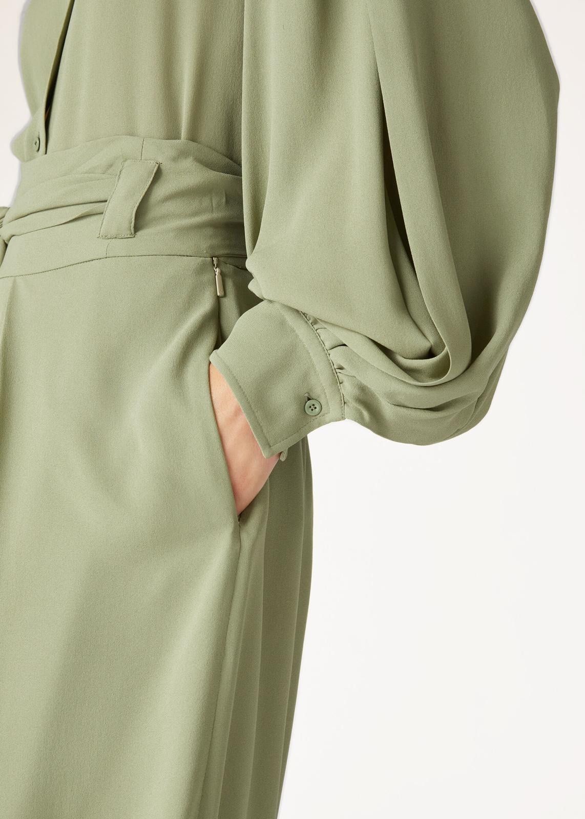 Loro Piana o1srvl11e0725 FAN8266 Sheryl Silk Shirt in Green Size XS / US 0-2 / IT 36-38 - 8 Thumbnail