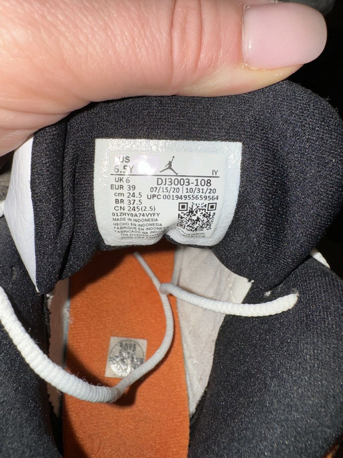 Jordan Brand White orange black starfish Jordan Size US 6.5 / EU 39-40 - 6 Thumbnail