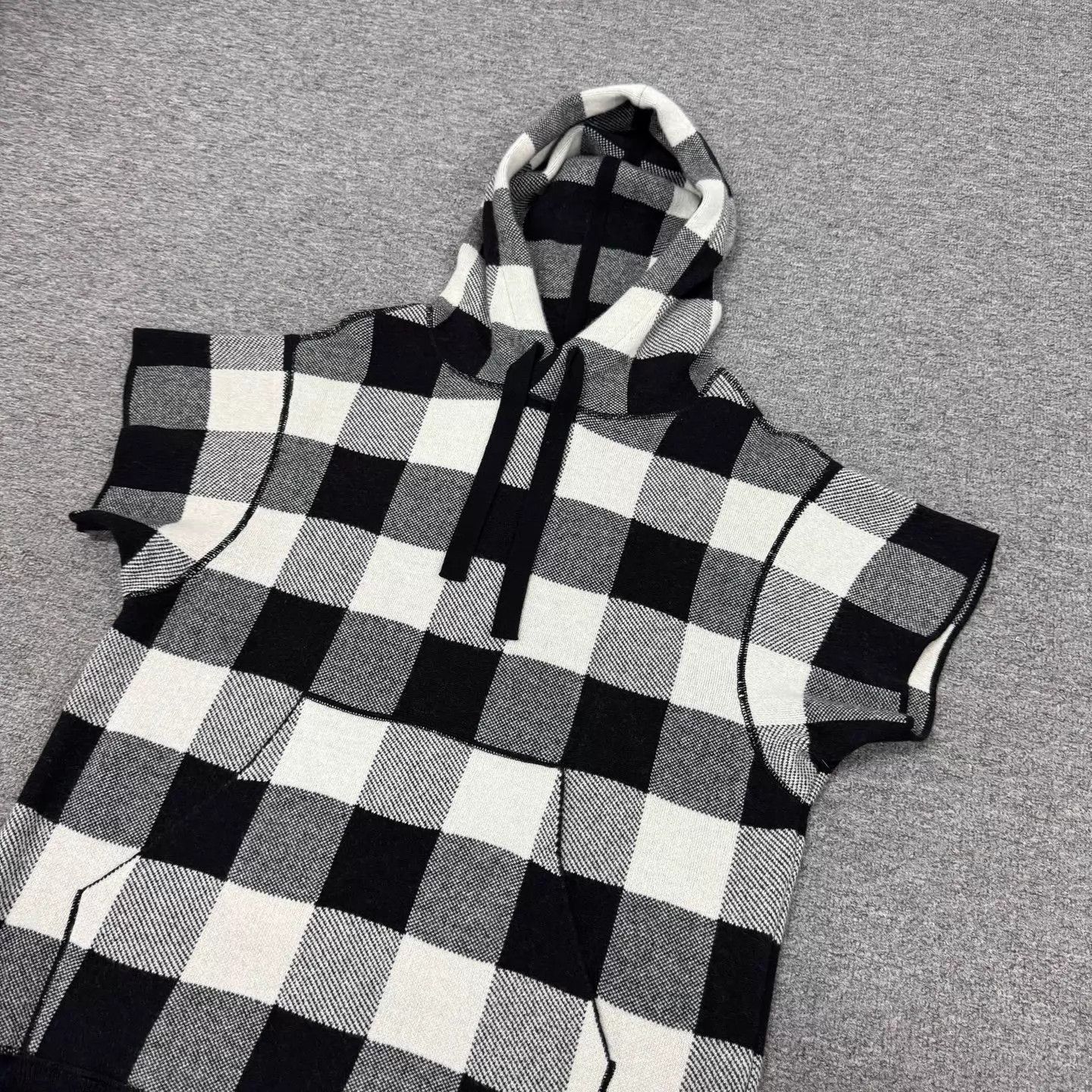 Dior Dior B/W/G Cashmere Hooded Short-Sleeve Jacket Size XS / US 0-2 / IT 36-38 - 4 Thumbnail