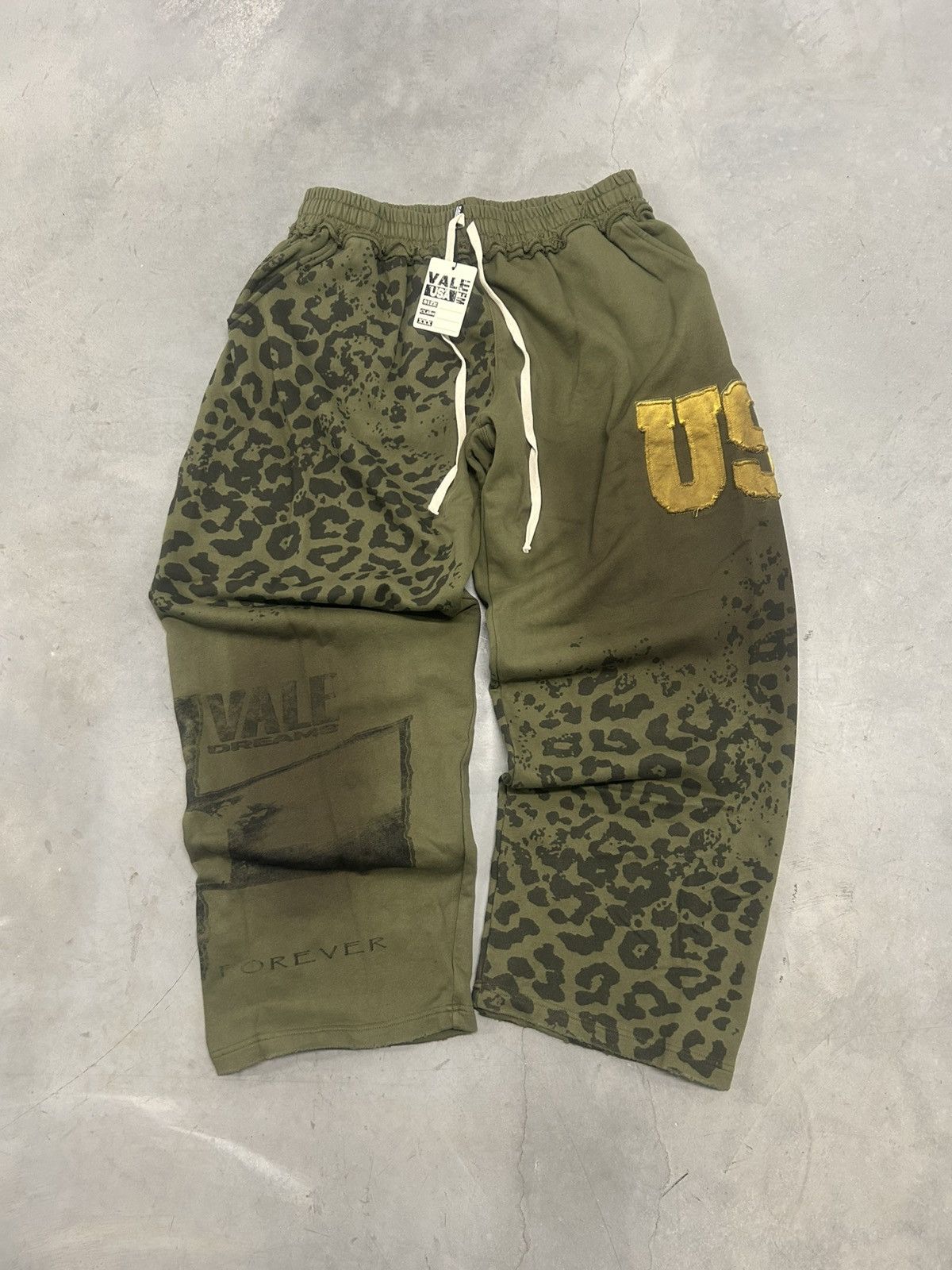 Vale Vale Forever Valley Green Safari Cheetah Sweatpants X-Large Size US 36 / EU 52 - 1 Thumbnail