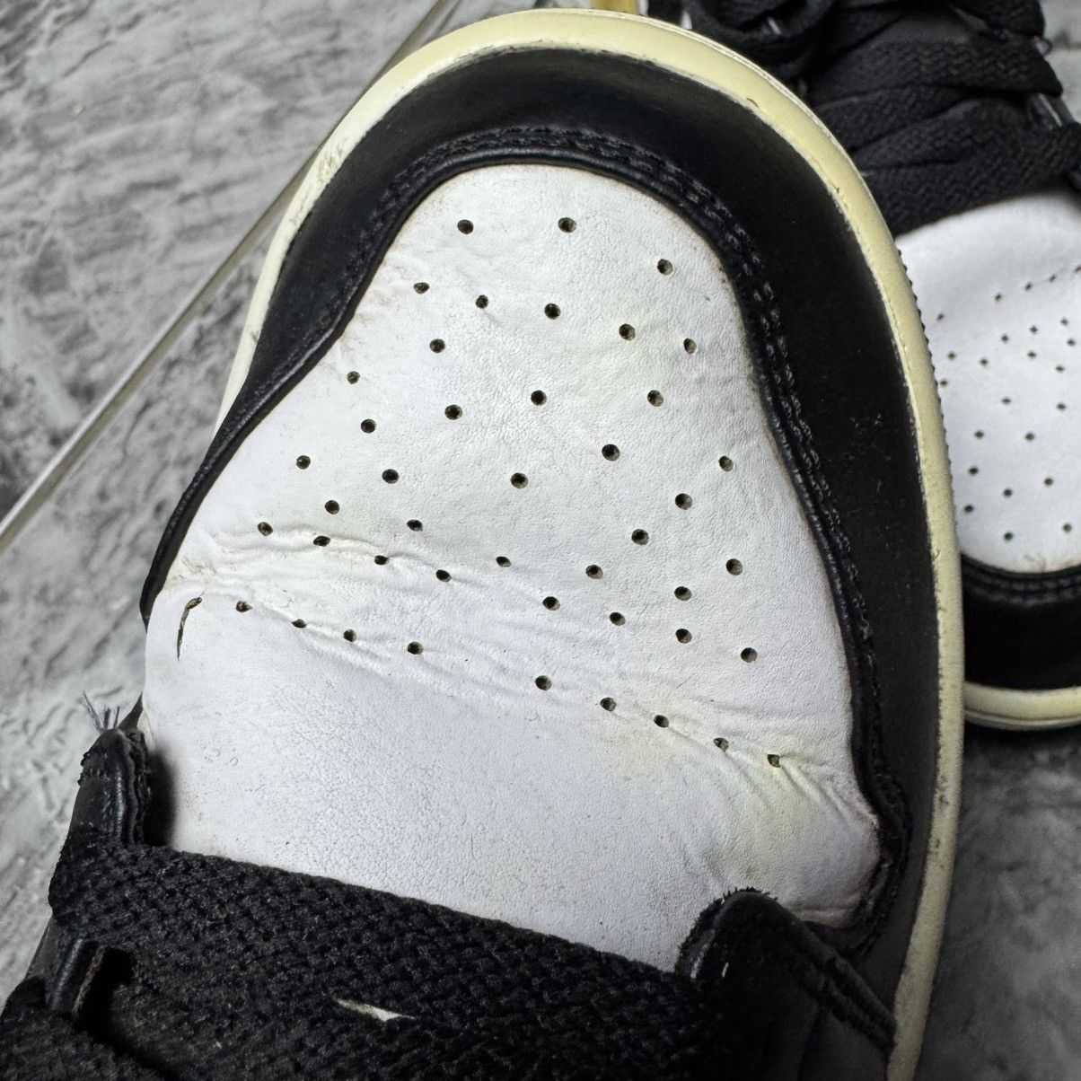 Jordan Brand × Nike × Vintage Jordan 1 White Pollen Black Size US 9.5 / EU 42-43 - 9 Thumbnail