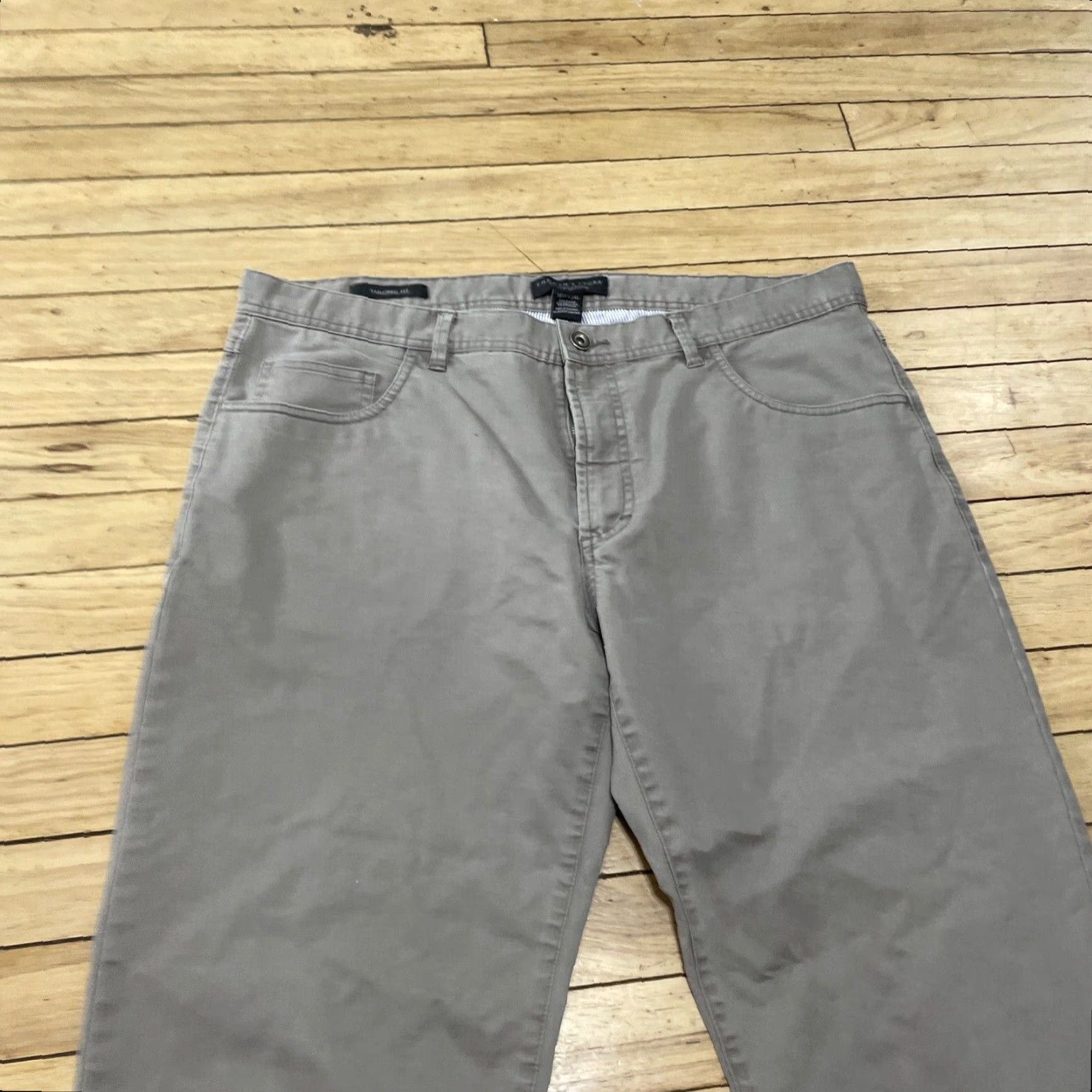 Bloomingdale's Bloomingdale's The Men's Store Pants Men 36W x 34L Gray Khaki Chino Flat Front 5-Pocket Regular Cotton Mens Size US 36 / EU 52 - 5 Thumbnail