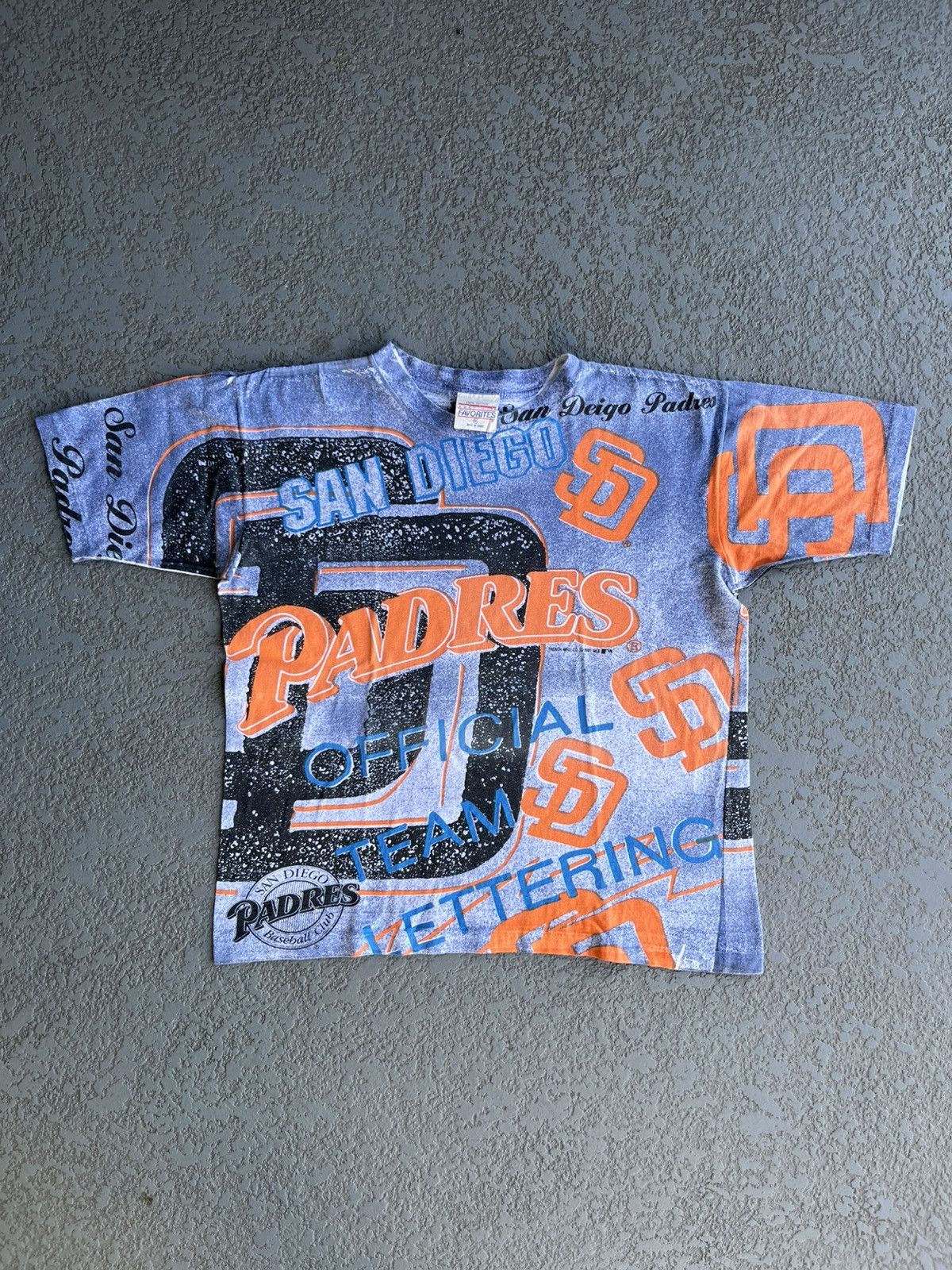 MLB Vintage 90s San Diego Padres AOP T Shirt Size US M / EU 48-50 / 2 - 1 Thumbnail