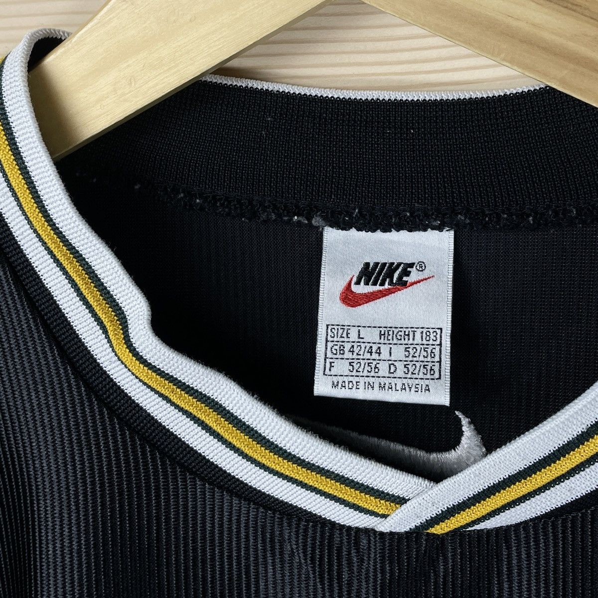 Nike × Vintage Nike vintage 90s basketball jersey tee Black/Green size L Size US L / EU 52-54 / 3 - 8 Thumbnail