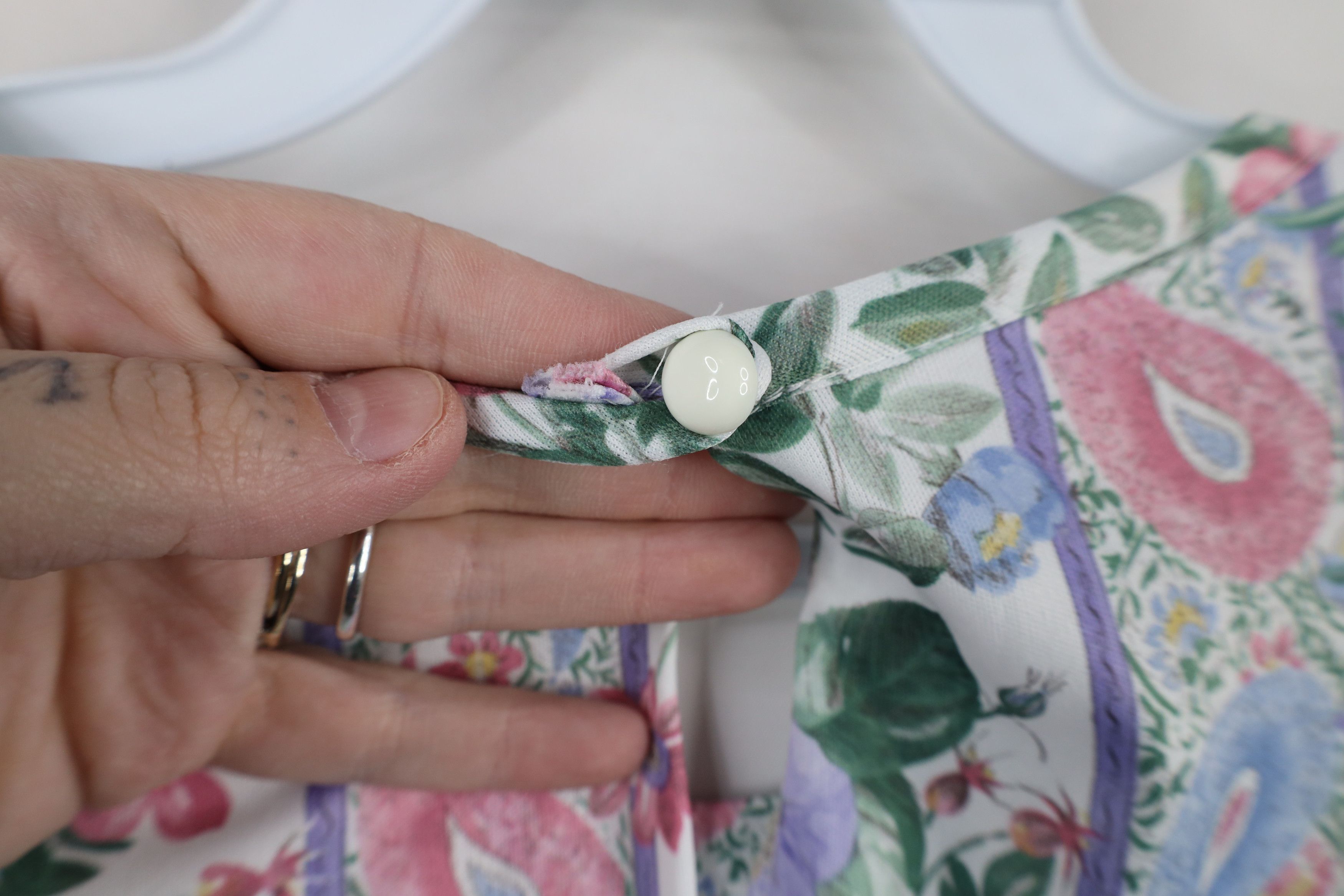 Vintage Vintage 90s Streetwear Flower Ruffle Knit Shirt Blouse USA Size L / US 10 / IT 46 - 8 Thumbnail