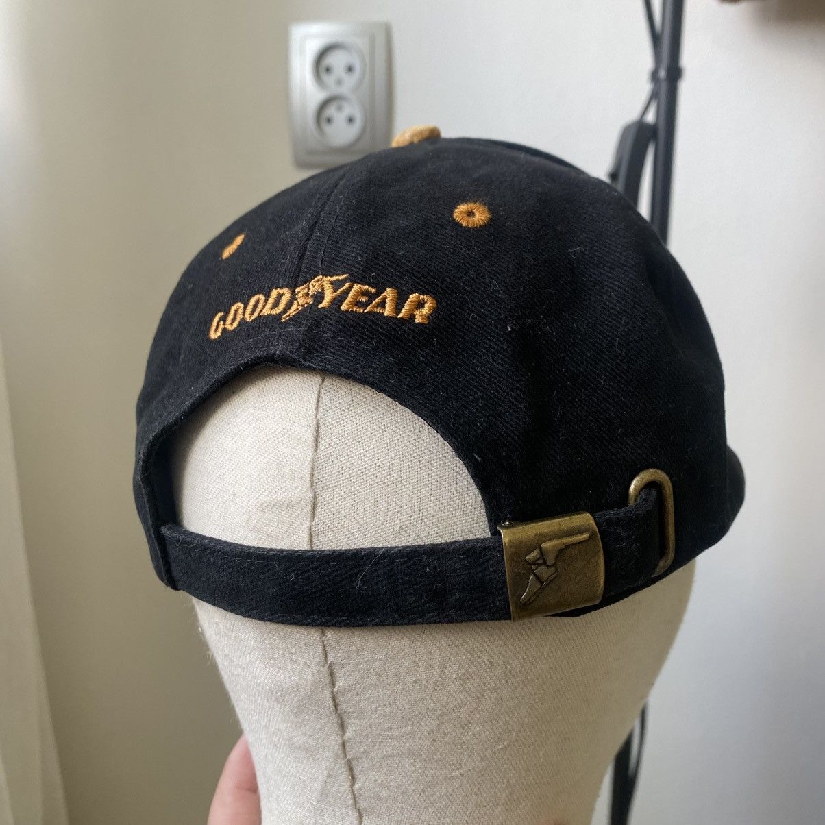 Formula 1 Vintage Racing Good Year cap hat leather Y2K ferrari F1 Size ONE SIZE - 2 Thumbnail