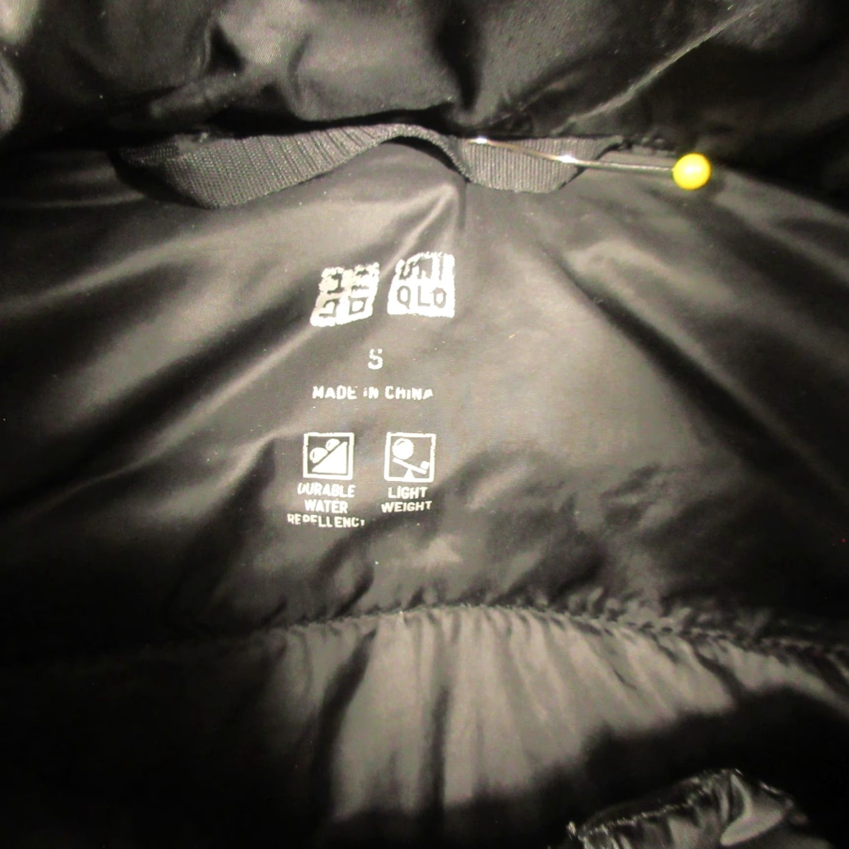 Uniqlo Uniqlo Down Puffer Vest Women Small Solid Black Lightweight Packable Zip Pockets Size S / US 4 / IT 40 - 3 Thumbnail