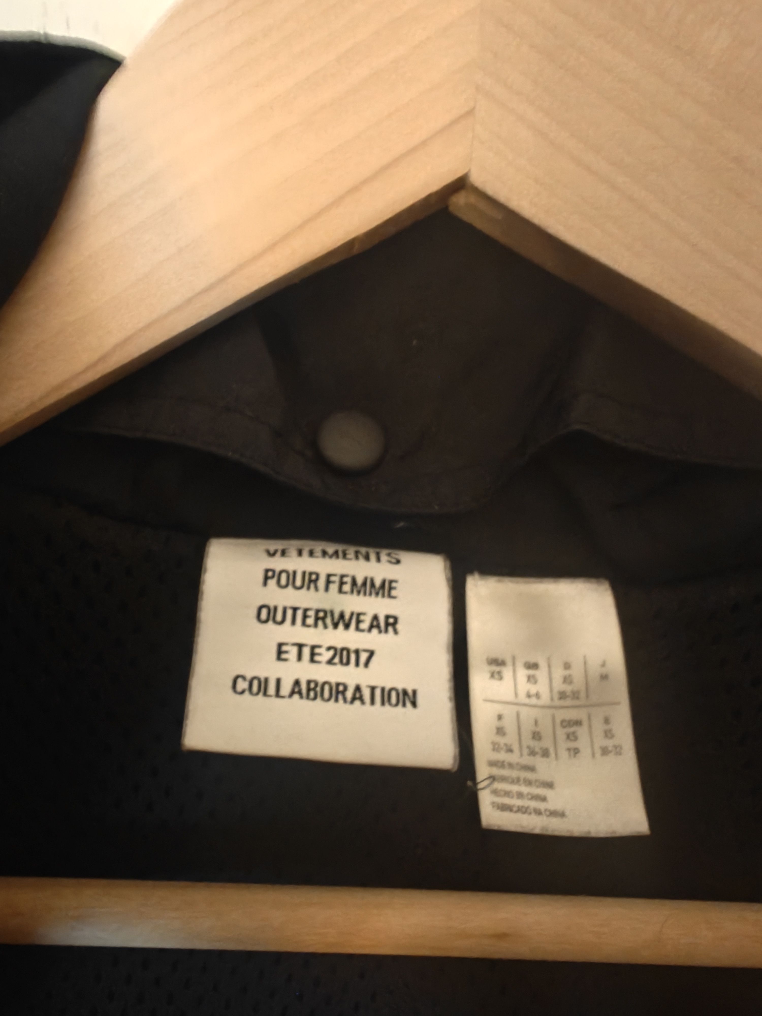 Reebok × Vetements Black white red track jacket Size US XS / EU 42 / 0 - 3 Thumbnail