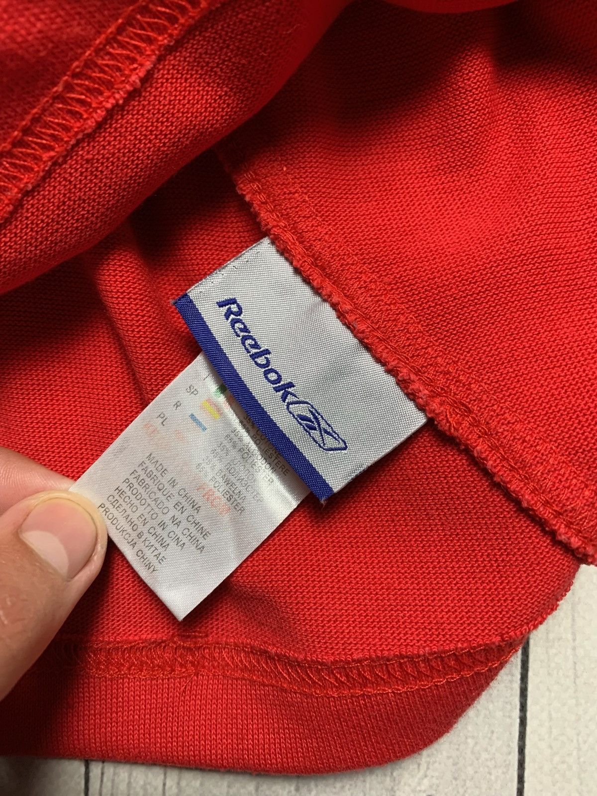 Reebok × Vintage Vintage Reebok Wales rugby jersey size M red Size US M / EU 48-50 / 2 - 5 Thumbnail