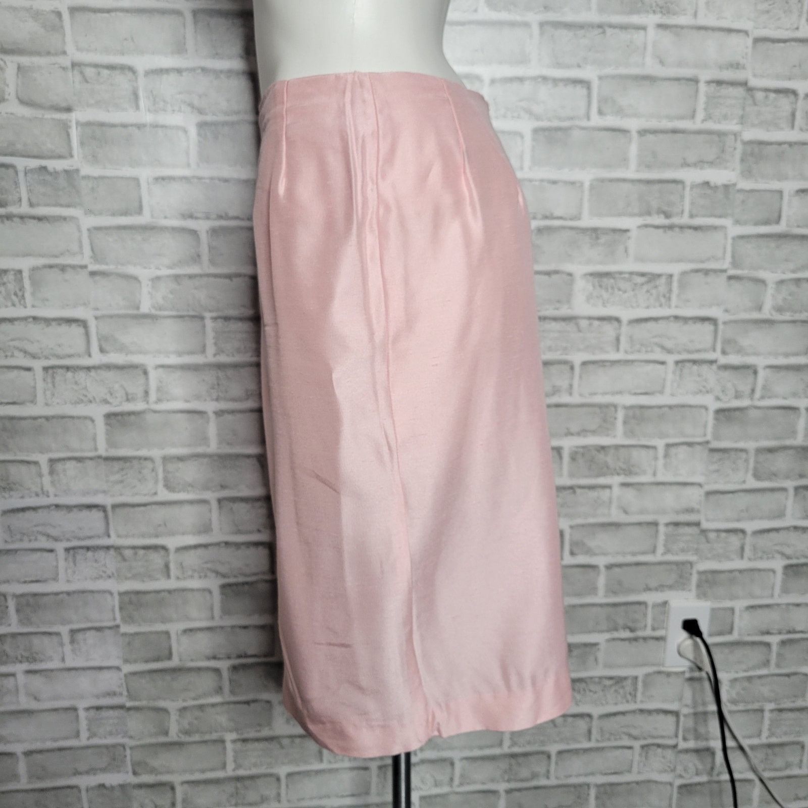 Vintage VTG 80s Madonna Pink, Lace & Sequin 2 Piece Skirt/Blazer Set Size 28" / US 6 / IT 42 - 5 Thumbnail