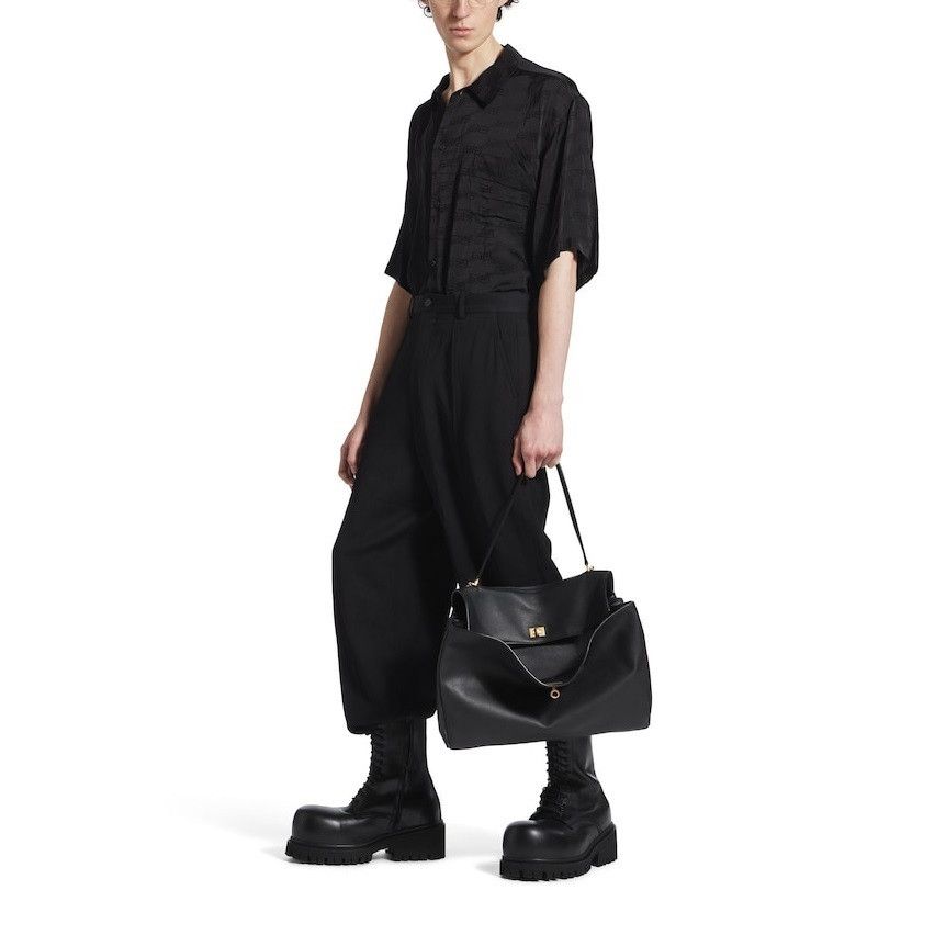 Balenciaga o1srvl11e0526 BB Monogram Minimal Short Sleeve Shirt Black Size US XS / EU 42 / 0 - 3 Thumbnail