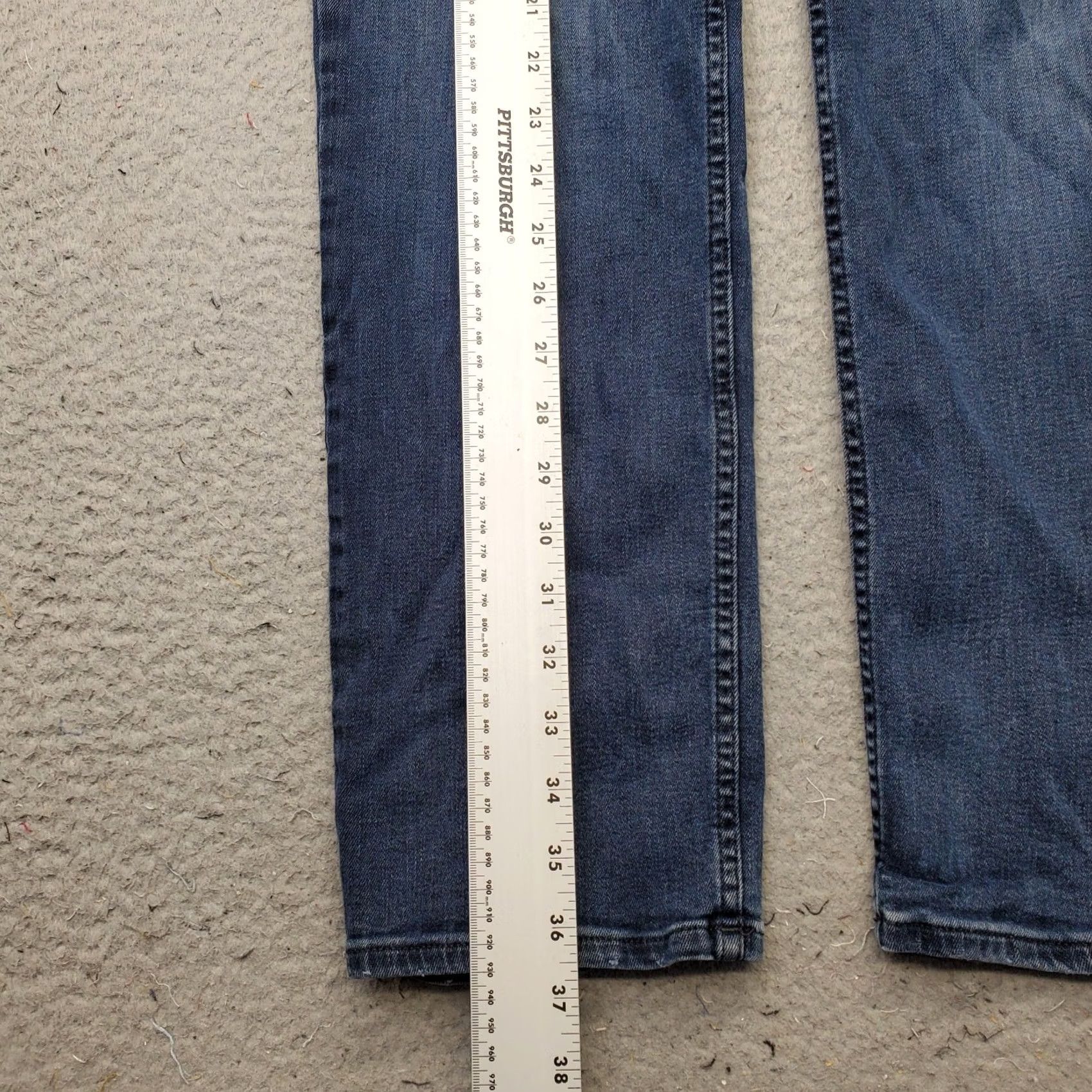 Calvin Klein Calvin Klein Womens Jeans 32 Womens Denim Medium Wash Straight Leg Blue 5-Pocket 32x32 Regular Fit Jeans Size 24" / US 00 / IT 34 - 3 Thumbnail