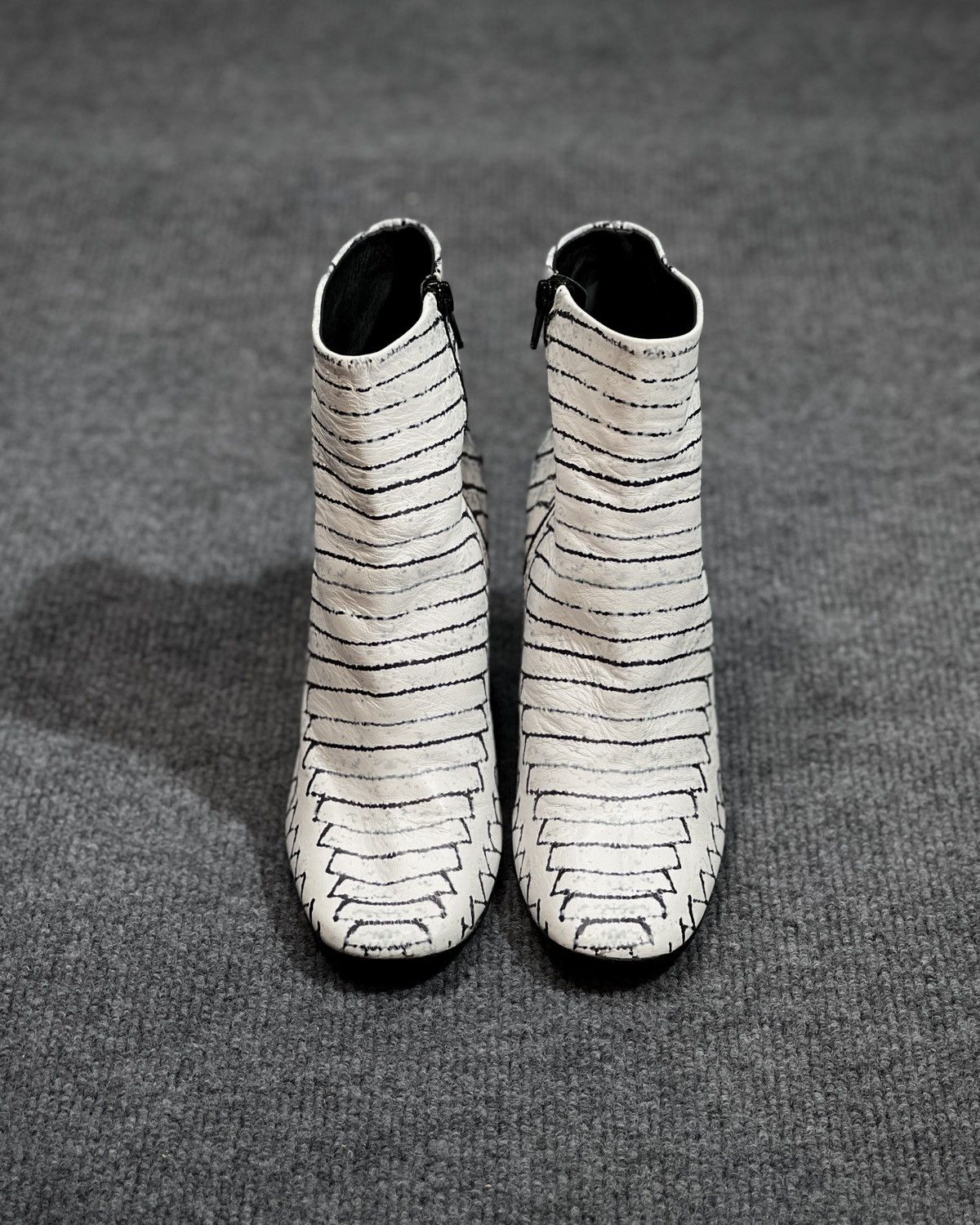 Maison Margiela MM6 Maison Margiela Printed Leather Ankle Boot Size US 7 / IT 37 - 2 Thumbnail