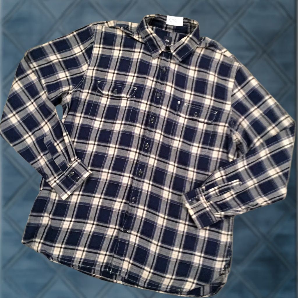 Gap Gap Shirt Mens XL Blue Plaid Long Sleeve Button Pockets Size US XL / EU 56 / 4 - 1 Thumbnail