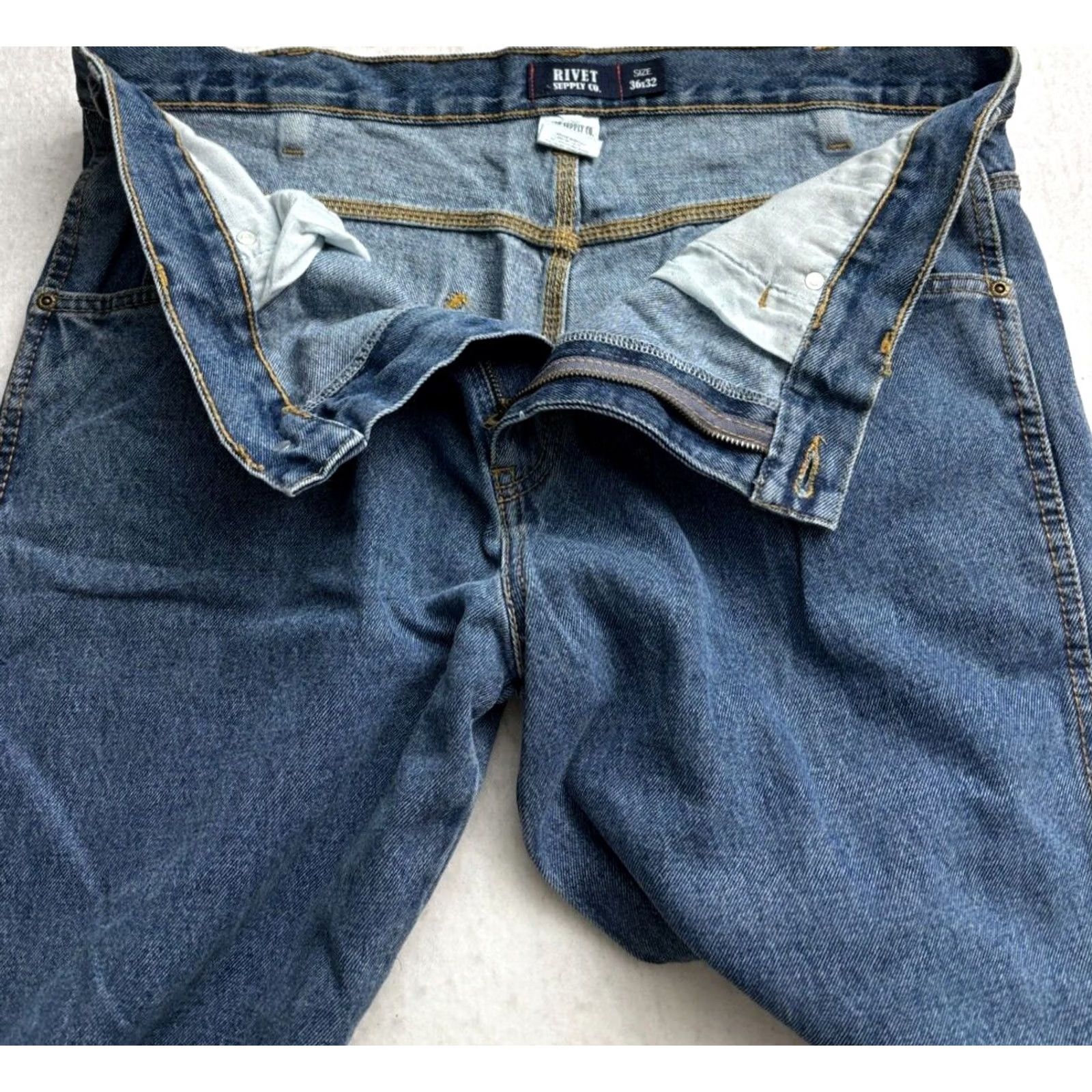 Vintage Rivet Supply Co Blue Jeans Men Straight Leg Pockets button zip closure 36x32 Fit (38x32) Size US 36 / EU 52 - 2 Thumbnail