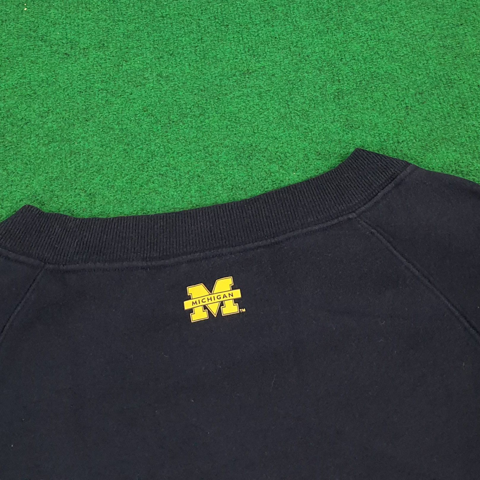 Vintage Vintage Michigan Wolverines NFL Sweatshirt C237N7 Size XS / US 0-2 / IT 36-38 - 4 Thumbnail