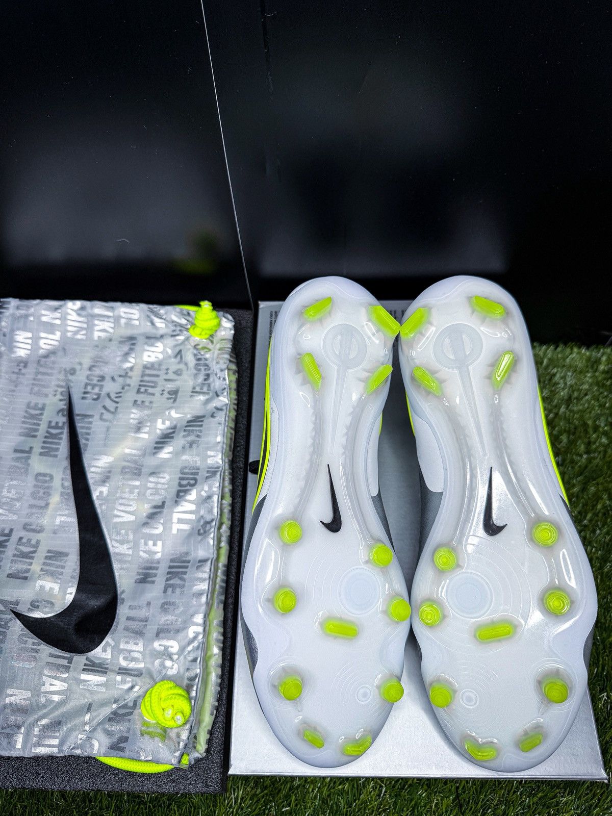 Nike Nike Tiempo Legend 10 Elite Size US 8.5 / EU 41-42 - 4 Thumbnail