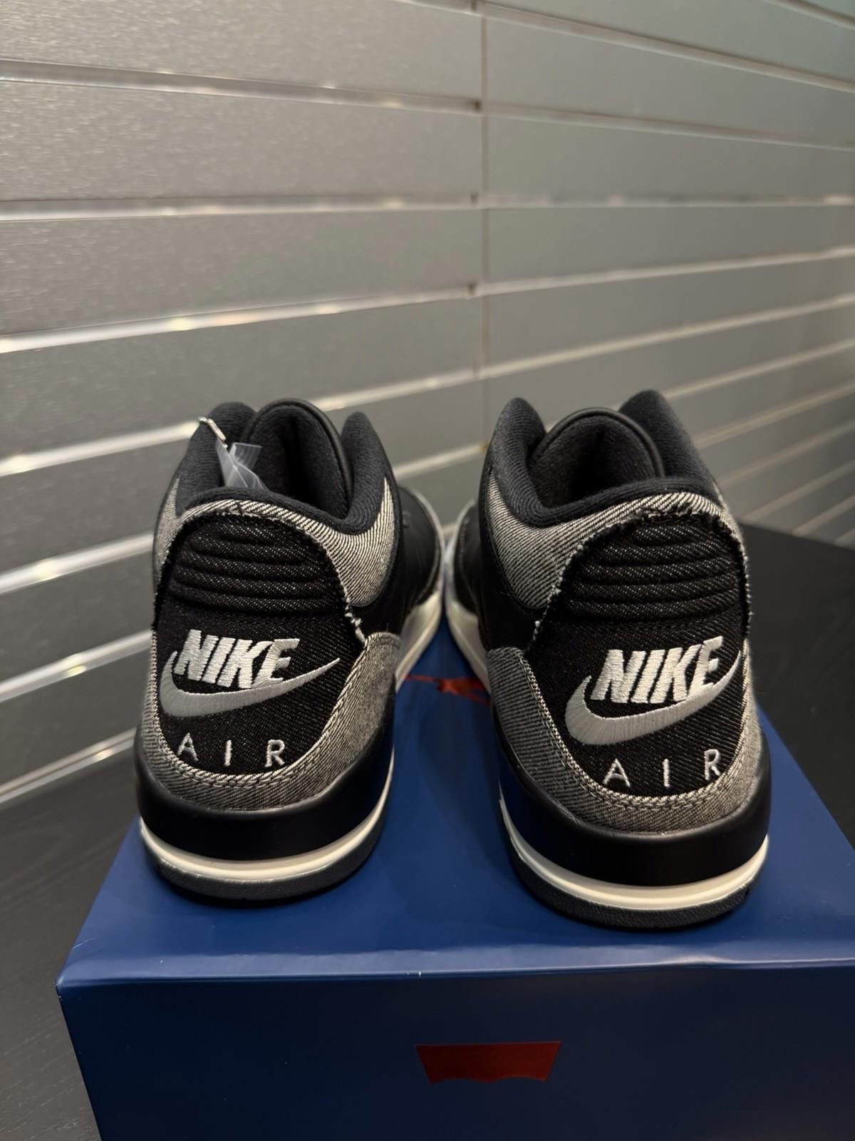 Jordan Brand Nike Air Jordan 3 Retro Levi’s Black IR0914-400 Men’s (12) Size US 12 / EU 45 - 8 Thumbnail
