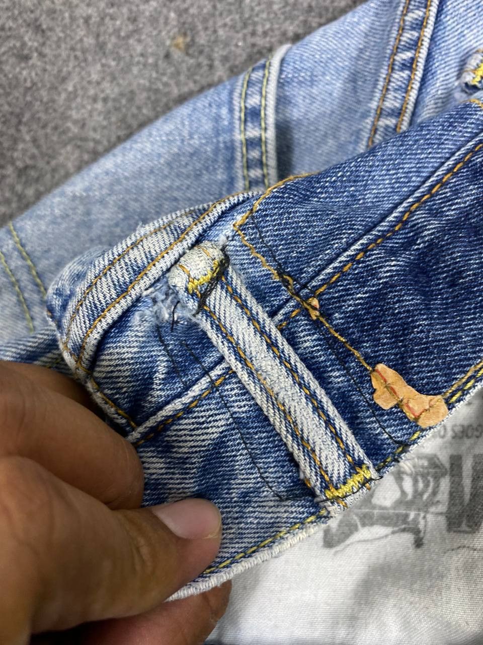 Levi's levis 550 distressed denim nice design Size US 40 / EU 56 - 19 Thumbnail