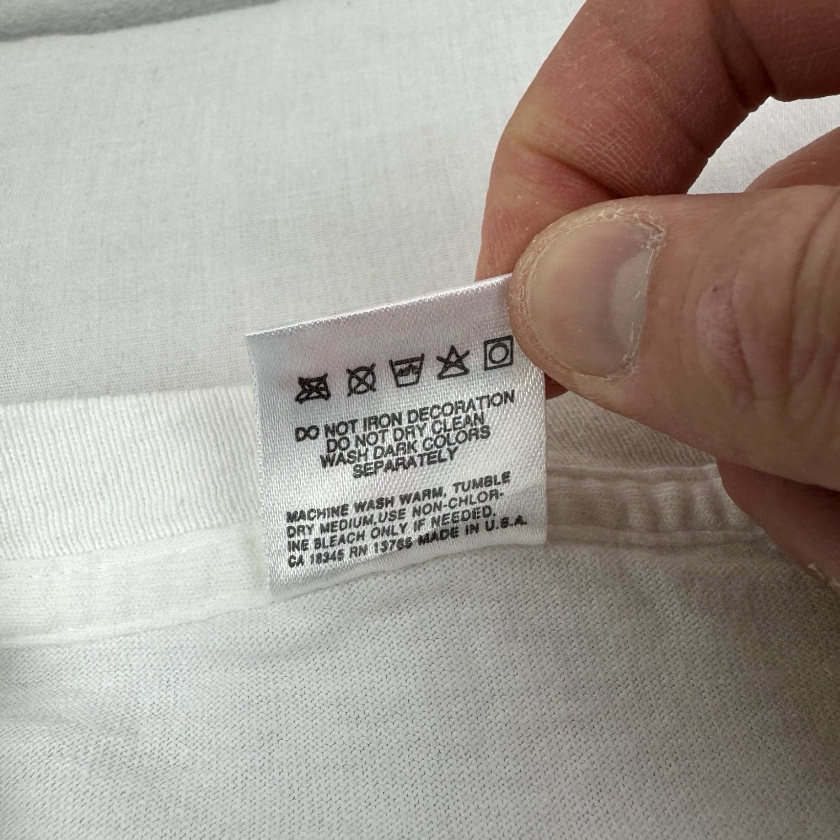 Fruit Of The Loom VINTAGE Fruit of the Loom T-Shirt Adult XL White USA 90s Shirt Mens || Size US XL / EU 56 / 4 - 4 Thumbnail