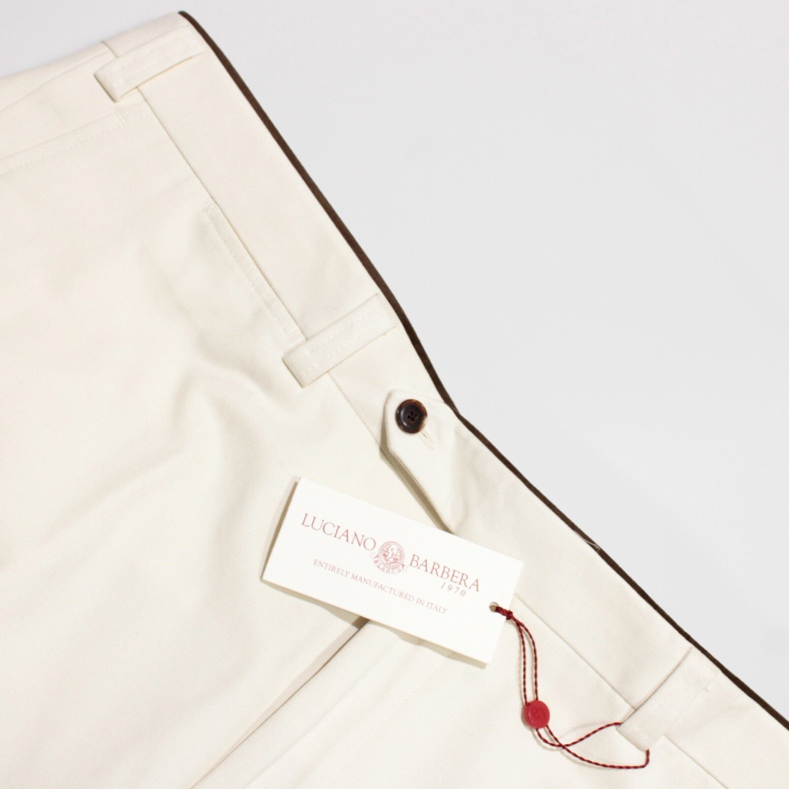 Luciano Barbera Luciano Barbera New with tags Chino Size 42 US In Beige Size US 42 / EU 58 - 1 Thumbnail