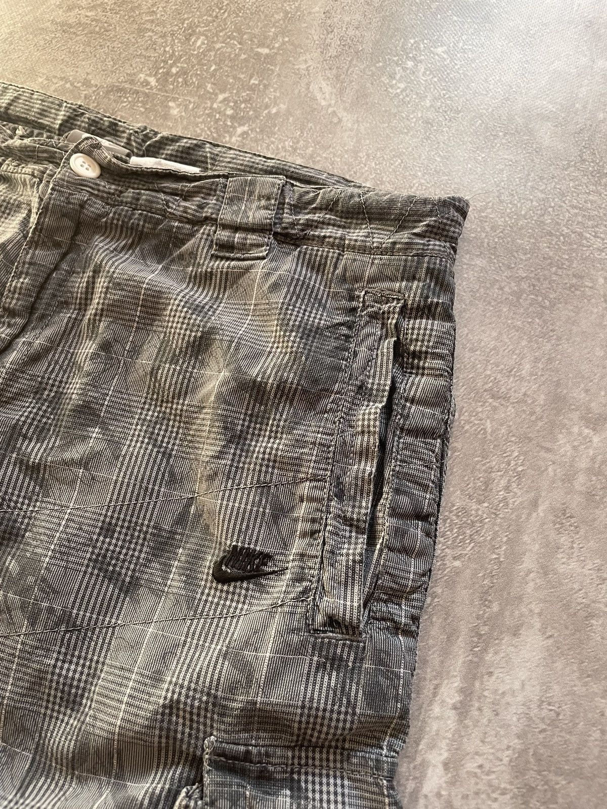 Nike × Vintage Vintage Nike Cargo Shorts Y2K Size US 32 / EU 48 - 3 Thumbnail