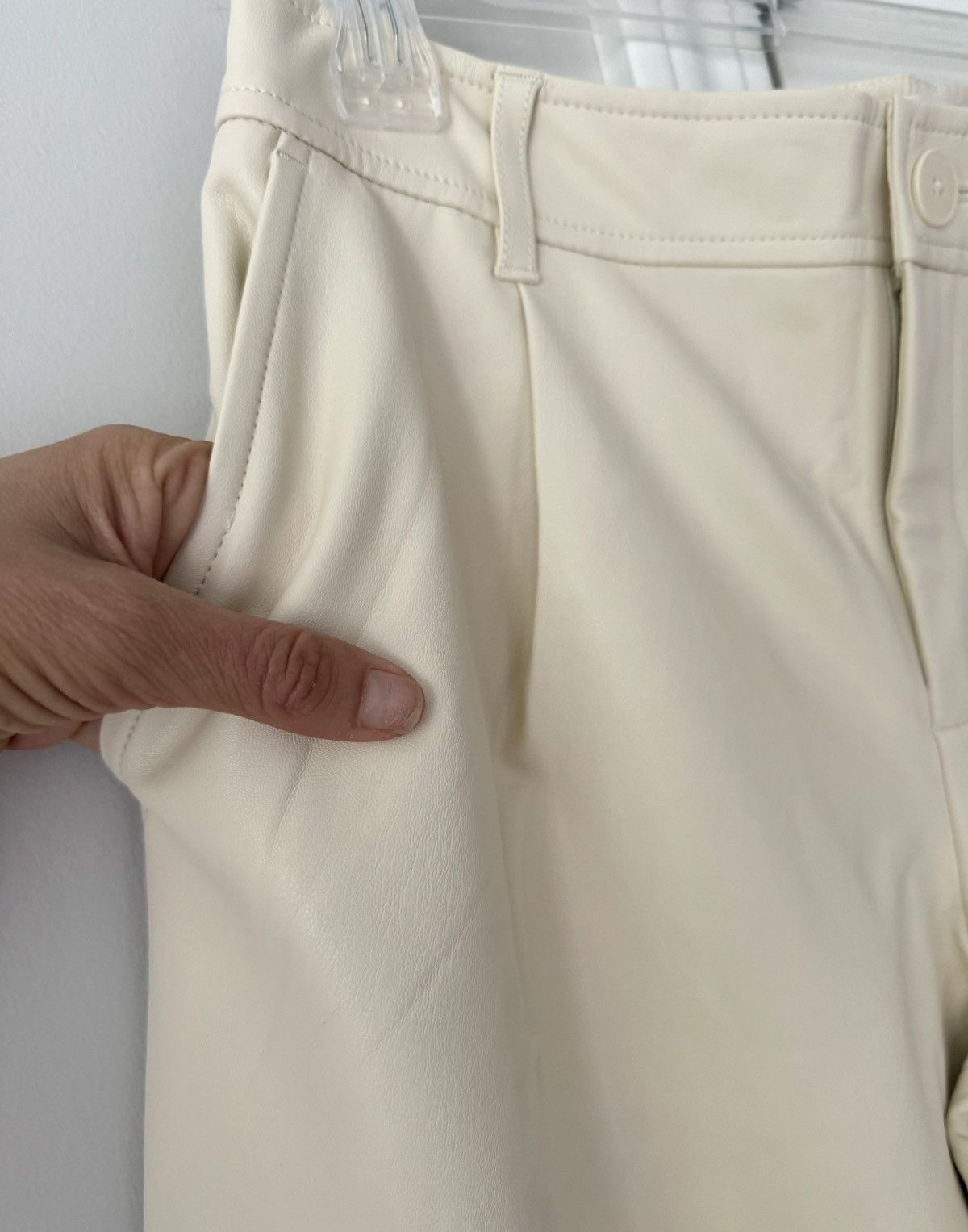 Anthropologie Anthropologie Faux Leather Culottes in Ivory, Size 6 Size 28" / US 6 / IT 42 - 6 Thumbnail