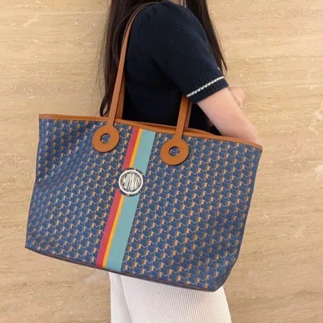 Moynat Pre-loved Bag Very good condition Size ONE SIZE - 1 Thumbnail