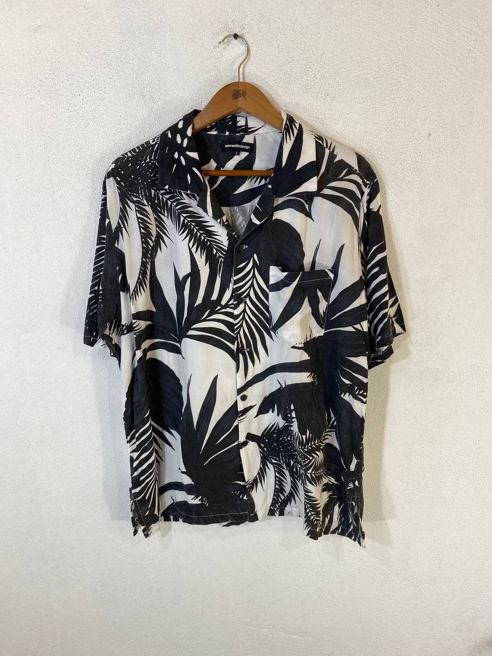 semanticdesign semantic design floral shirt very nice design Size US L / EU 52-54 / 3 - 1 Thumbnail