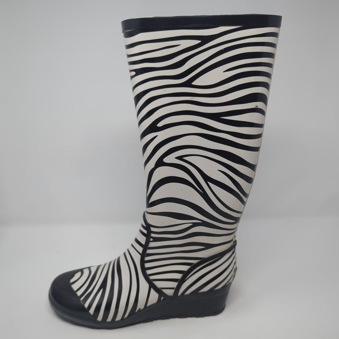 Michael Kors Michael Kors Zebra Rain Womens Wedges Boots Size 8 Size US 8 / IT 38 - 2 Thumbnail